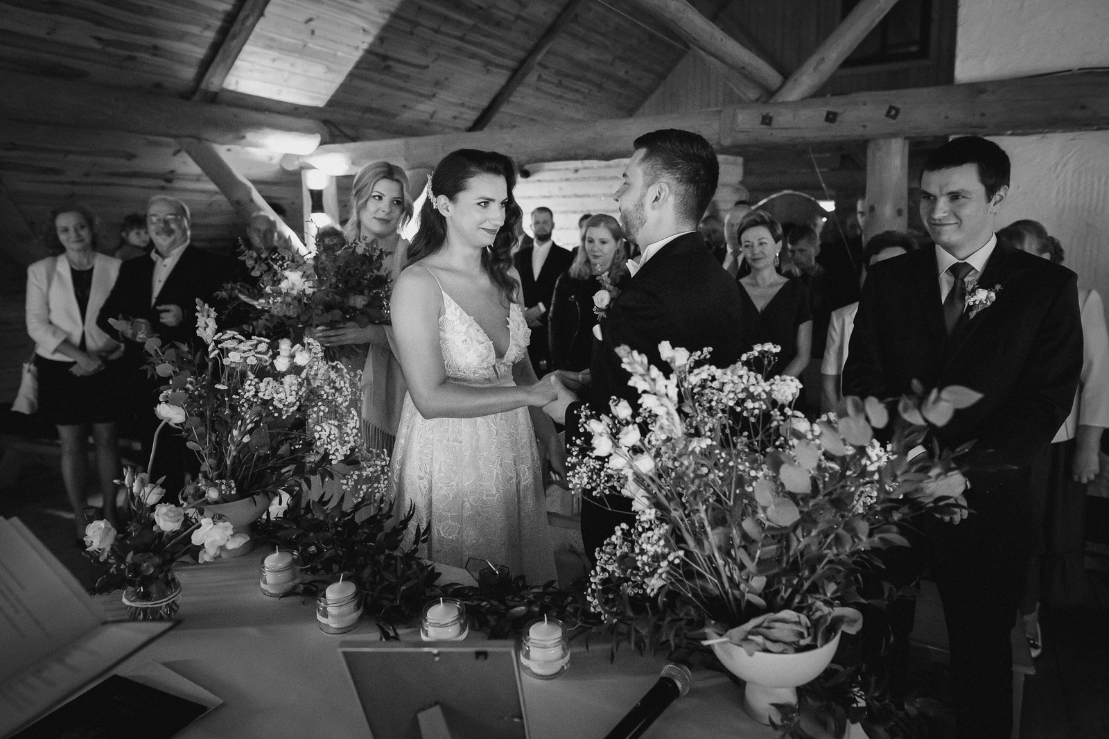 Ślub i wesele w drewnianej chacie - Magda i Paweł pobrali się w Gościńcu Szumnym w Jaworzu