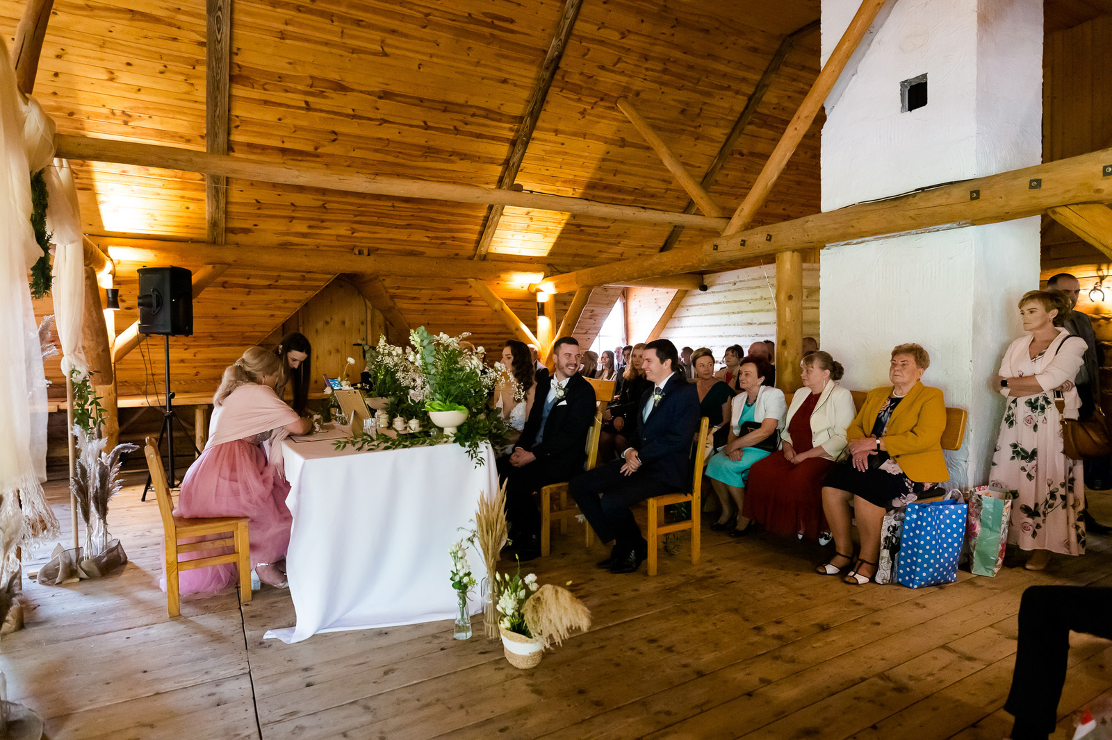 Ślub i wesele w drewnianej chacie - Magda i Paweł pobrali się w Gościńcu Szumnym w Jaworzu