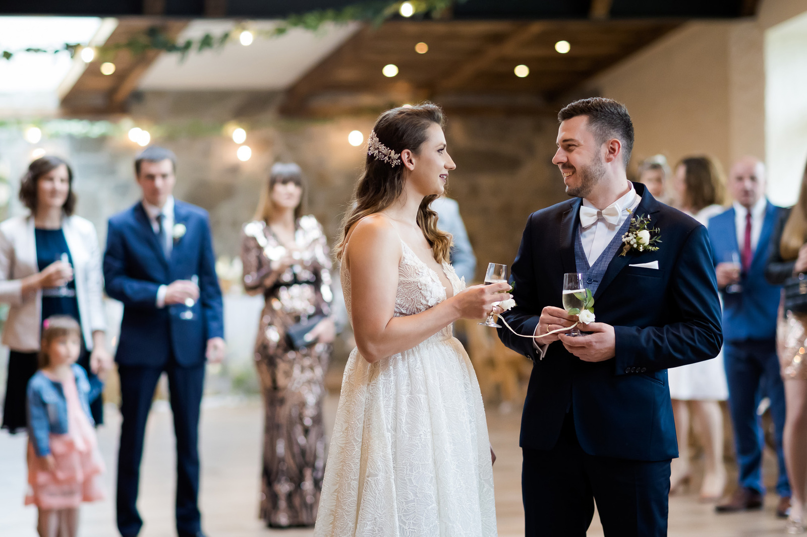 Ślub i wesele w drewnianej chacie - Magda i Paweł pobrali się w Gościńcu Szumnym w Jaworzu