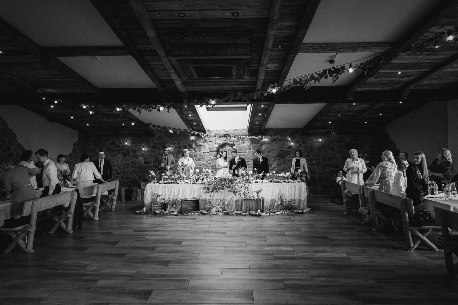 Ślub i wesele w drewnianej chacie - Magda i Paweł pobrali się w Gościńcu Szumnym w Jaworzu