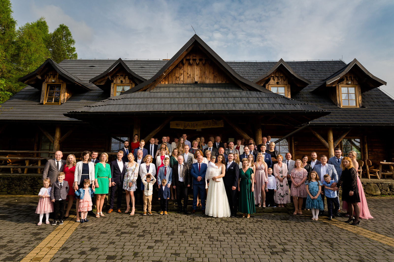 Ślub i wesele w drewnianej chacie - Magda i Paweł pobrali się w Gościńcu Szumnym w Jaworzu