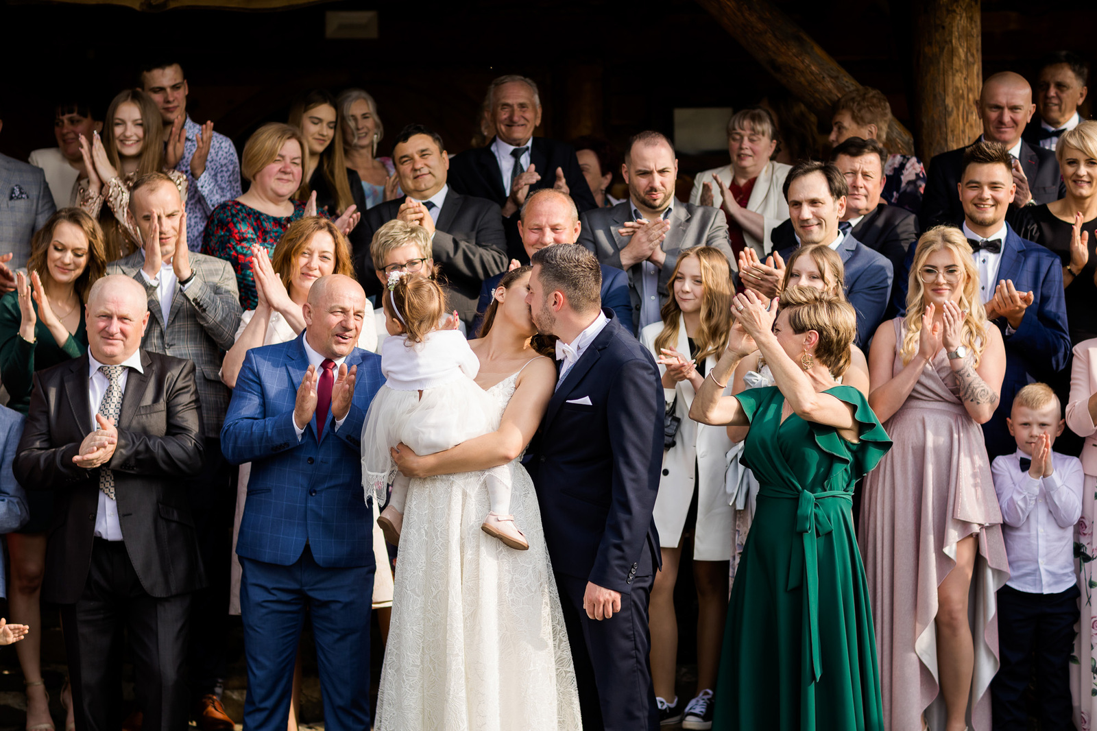 Ślub i wesele w drewnianej chacie - Magda i Paweł pobrali się w Gościńcu Szumnym w Jaworzu