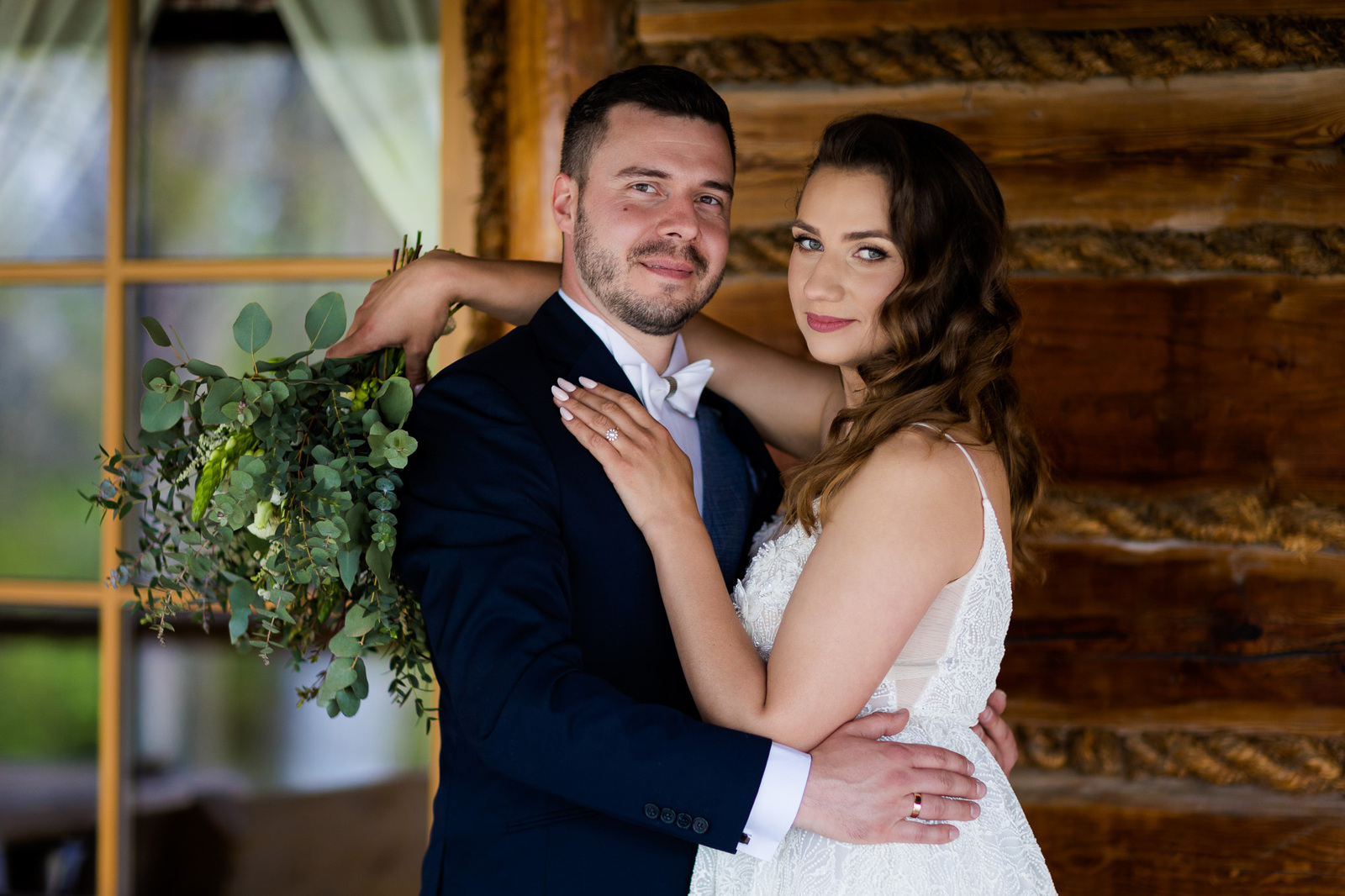 Ślub i wesele w drewnianej chacie - Magda i Paweł pobrali się w Gościńcu Szumnym w Jaworzu