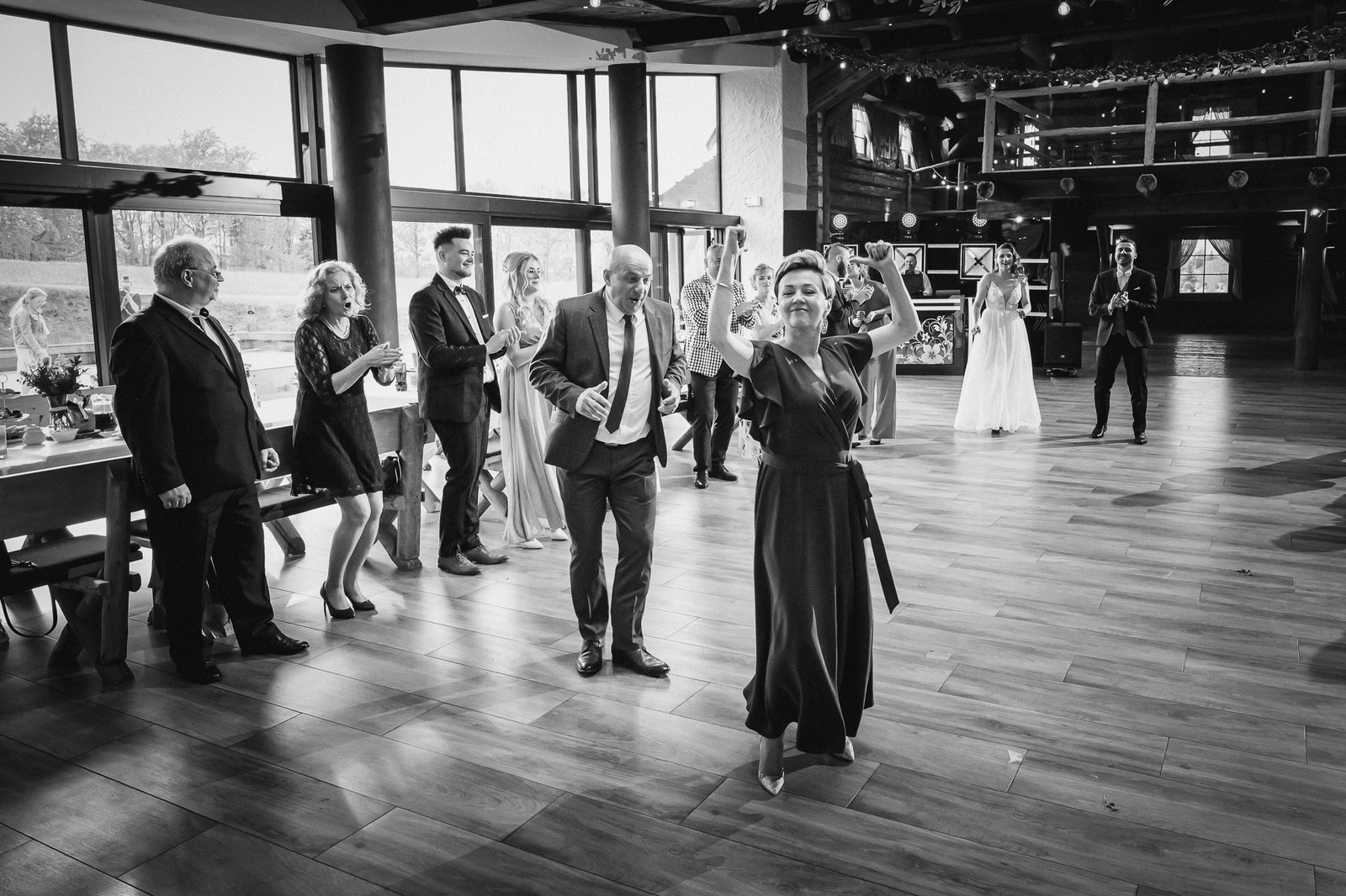 Ślub i wesele w drewnianej chacie - Magda i Paweł pobrali się w Gościńcu Szumnym w Jaworzu