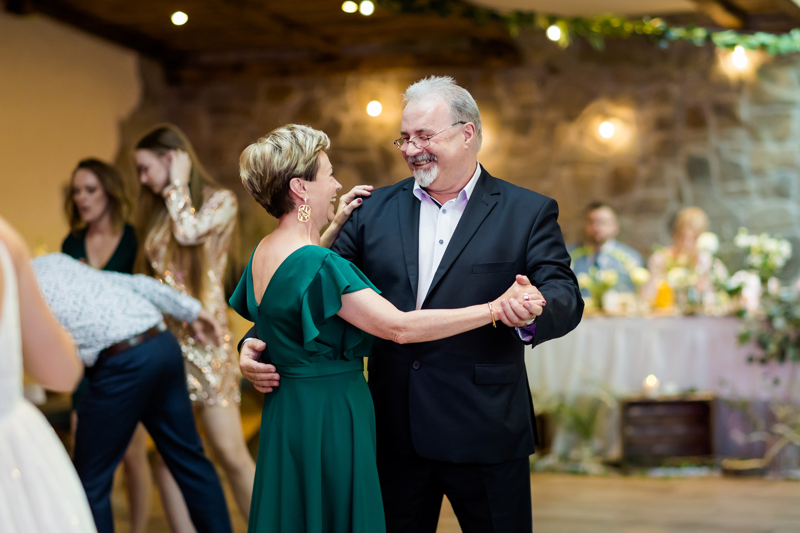 Ślub i wesele w drewnianej chacie - Magda i Paweł pobrali się w Gościńcu Szumnym w Jaworzu