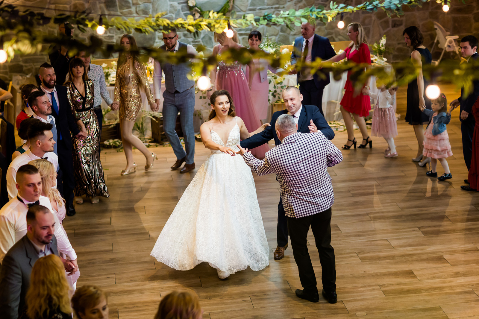 Ślub i wesele w drewnianej chacie - Magda i Paweł pobrali się w Gościńcu Szumnym w Jaworzu