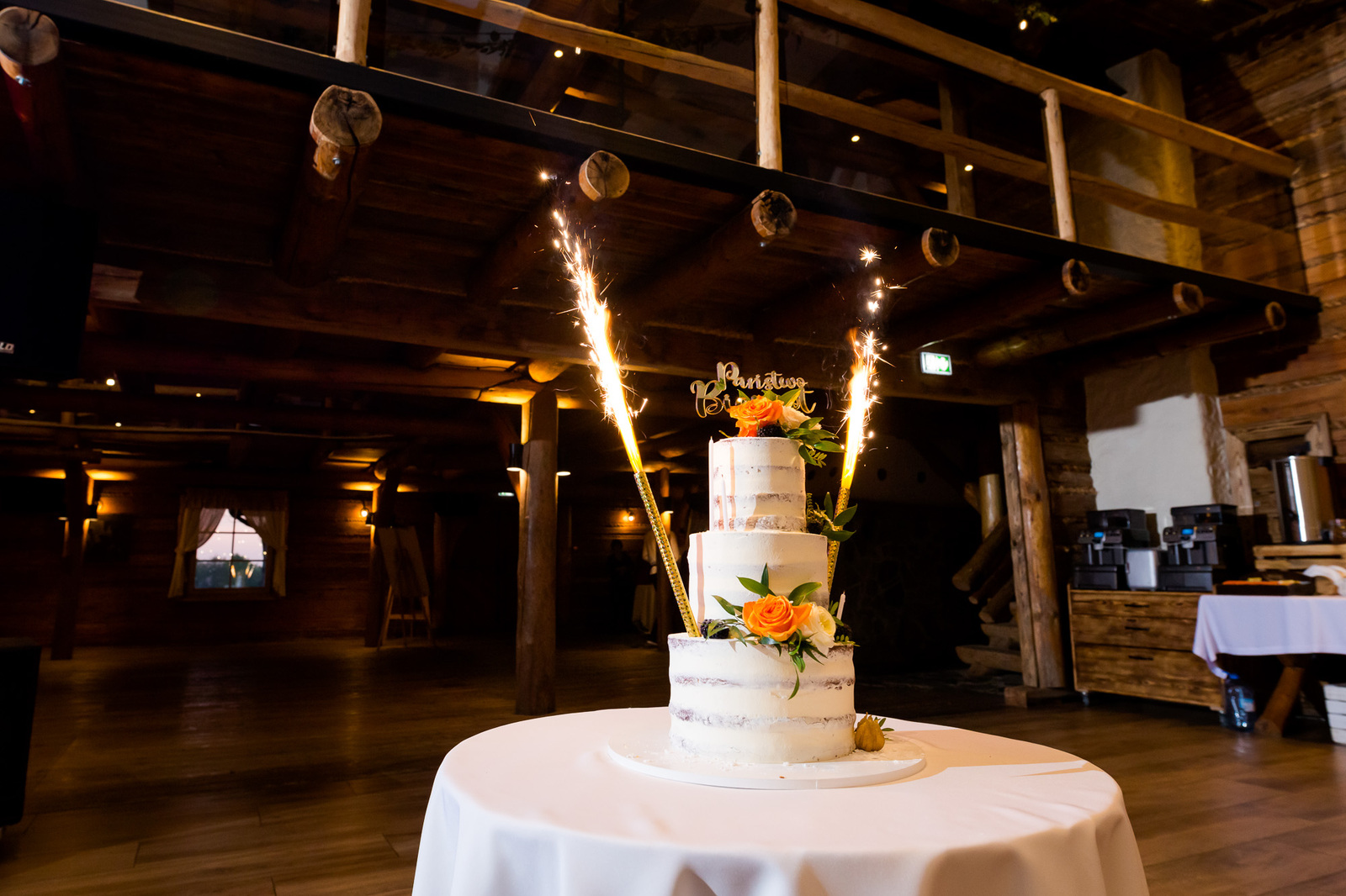 Ślub i wesele w drewnianej chacie - Magda i Paweł pobrali się w Gościńcu Szumnym w Jaworzu