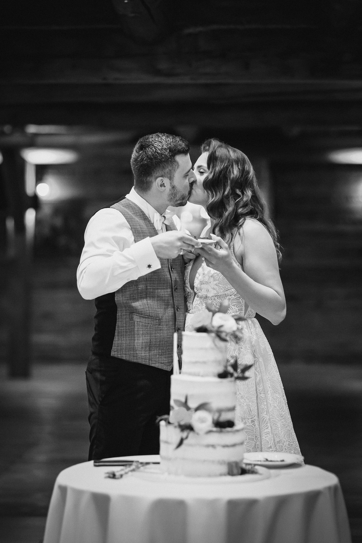 Ślub i wesele w drewnianej chacie - Magda i Paweł pobrali się w Gościńcu Szumnym w Jaworzu