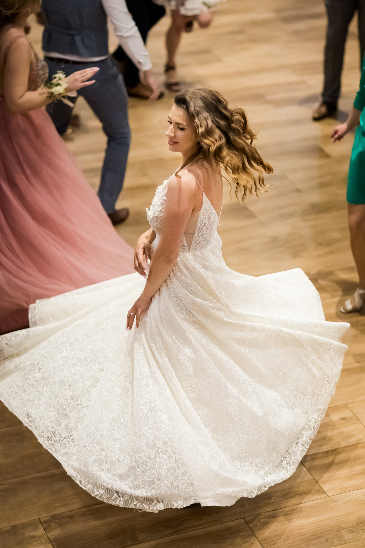 Ślub i wesele w drewnianej chacie - Magda i Paweł pobrali się w Gościńcu Szumnym w Jaworzu