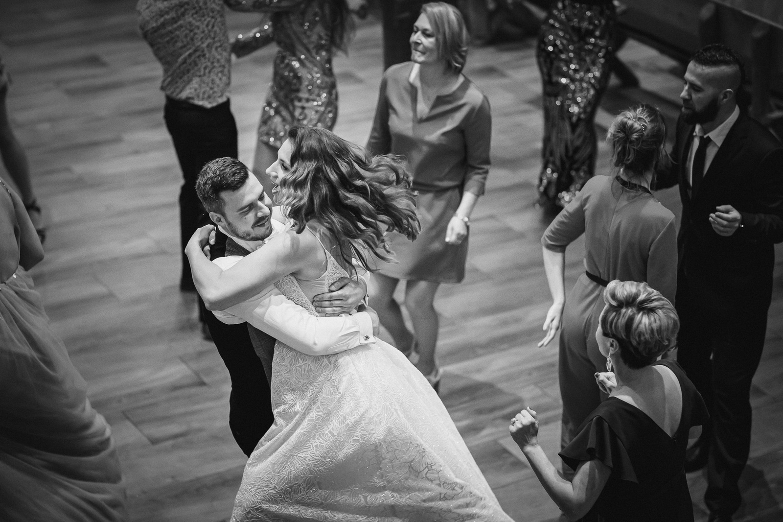 Ślub i wesele w drewnianej chacie - Magda i Paweł pobrali się w Gościńcu Szumnym w Jaworzu