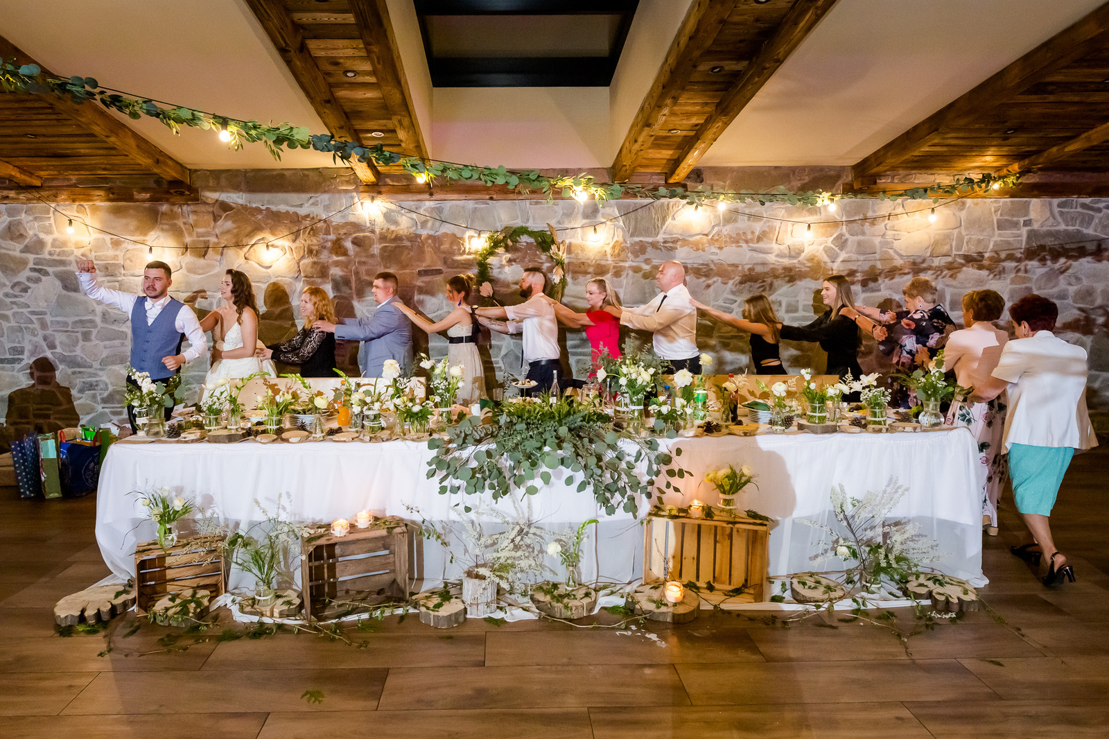 Ślub i wesele w drewnianej chacie - Magda i Paweł pobrali się w Gościńcu Szumnym w Jaworzu