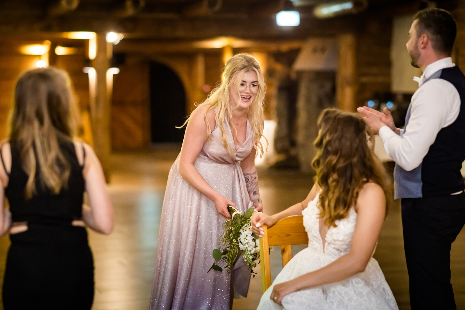 Ślub i wesele w drewnianej chacie - Magda i Paweł pobrali się w Gościńcu Szumnym w Jaworzu