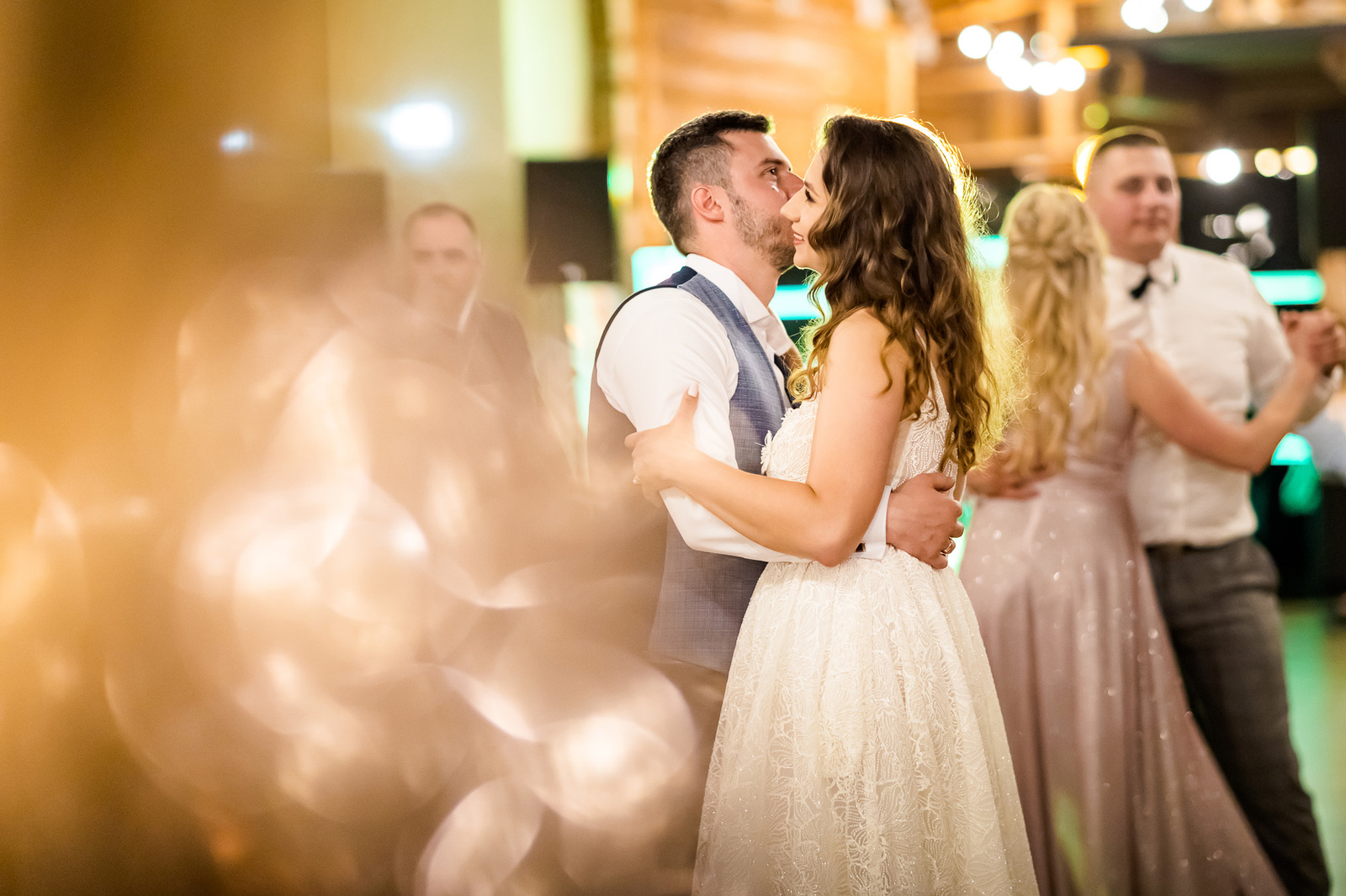 Ślub i wesele w drewnianej chacie - Magda i Paweł pobrali się w Gościńcu Szumnym w Jaworzu