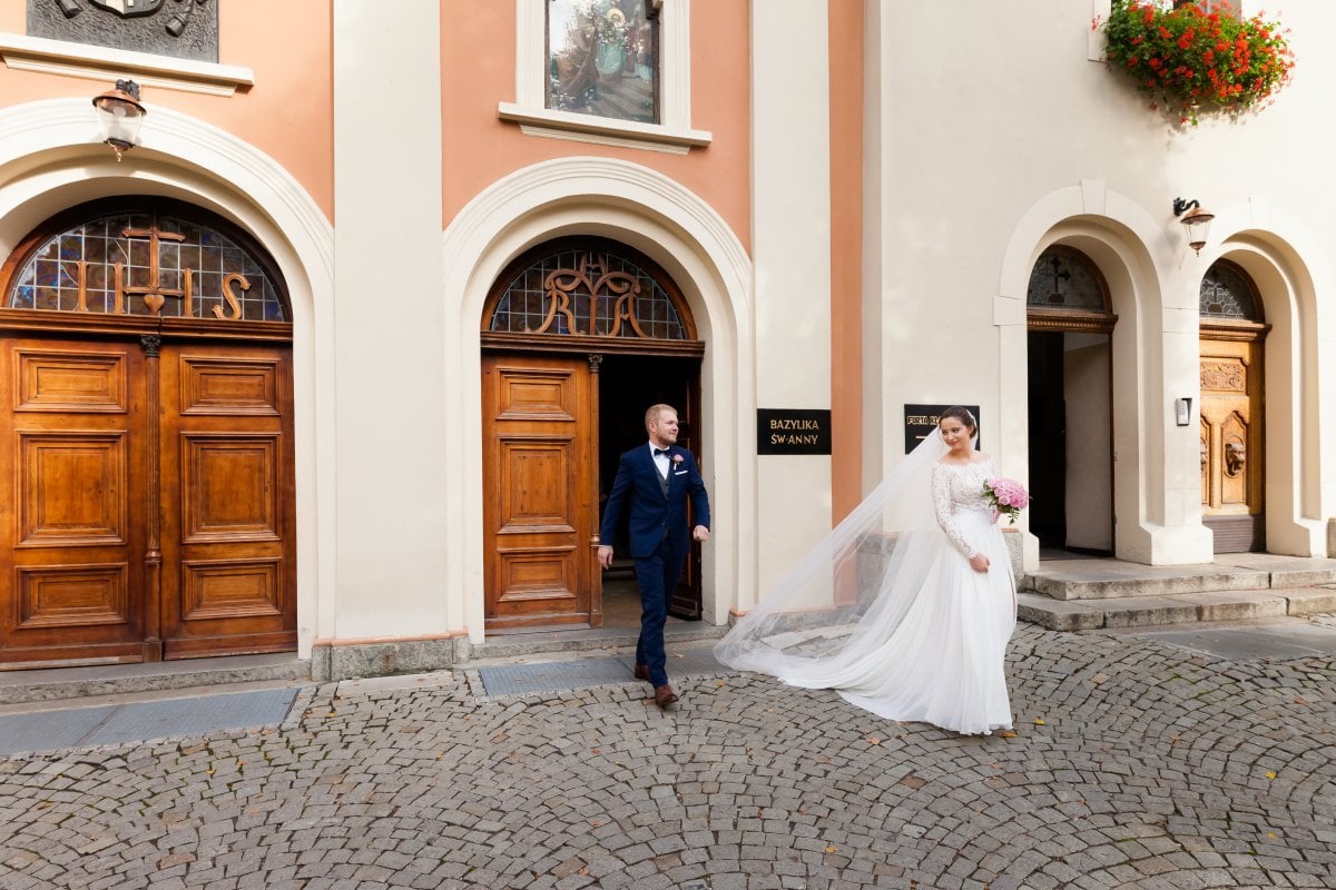 ślub na górze św Anny, fotografia slubna slask, zdjecia slubne bielsko, fotograf slubny opole, zdjecia slubne slask, fotograf slubny slask, fotograf na wesele slask, slub na gorze sw anny, bazylika na gorze sw anny, slub w bazylice na gorze sw anny, slub gora sw anny, zdjecia slubne katowice, dwoch fotografow na slub, fotografia slubna krakow, zdjecia slubne na slasku, fotografia weselna slask, naturalne zdjecia slubne, magia obrazu, amfiteatr na gorze sw anny, sesja slubna gora sw anny,