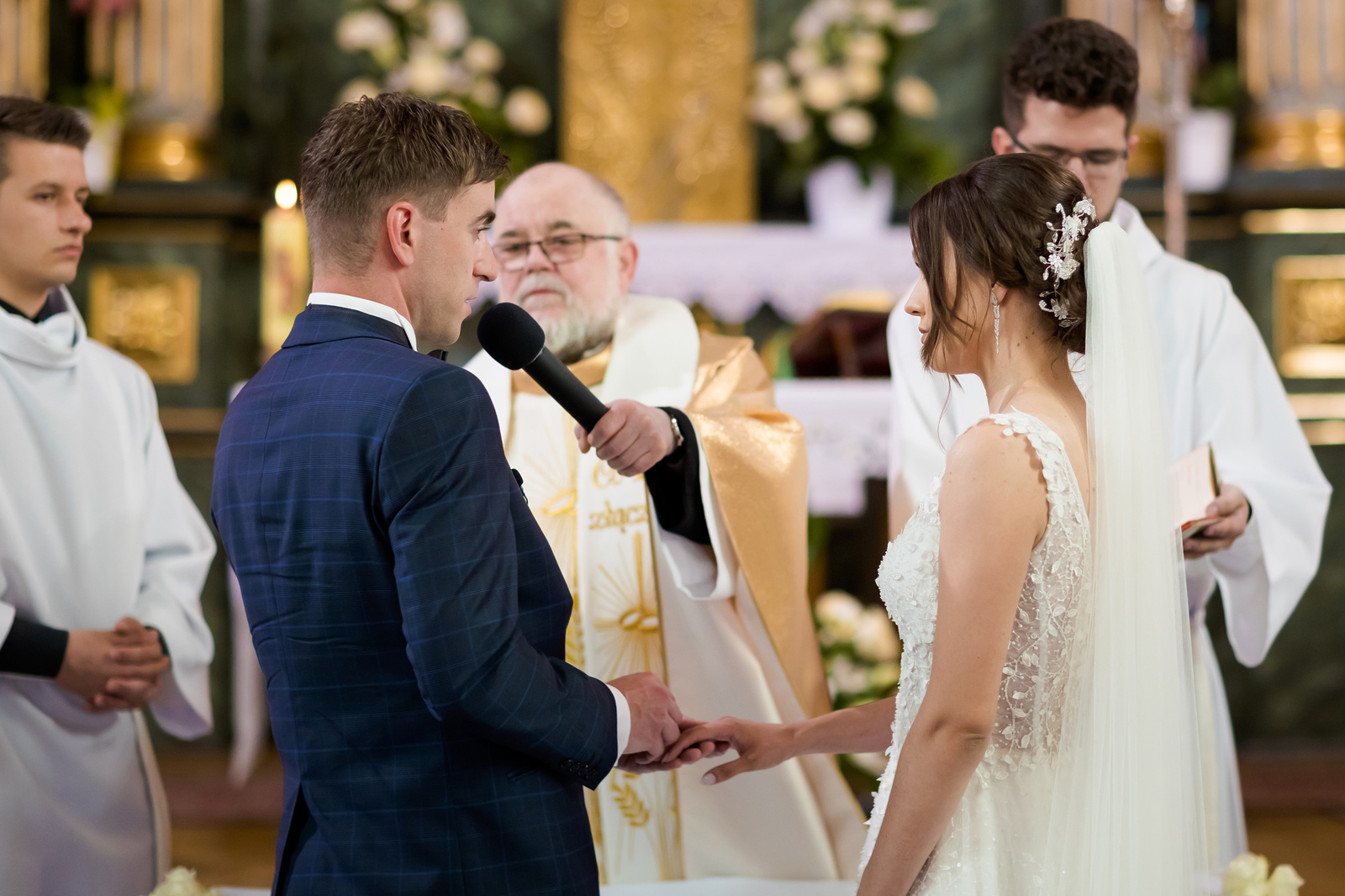 slub w bronowie, kościół w bronowie, złota korona czechowice, wesele w złotej koronie w czechowicach, fotograf slubny slask, zdjecia slubne slask, fotograf na slub slask, zdjecia slubne bielsko, fotografia slubna bielsko, fotografia slubna slask, zdjecia slubne Czaniec, fotografia slubna Czaniec, fotografia slubna katowice, zdjecia slubne katowice, fotograf slubny katowice, fotografia slubna krakow, fotograf na slub krakow, zdjecia slubne krakow