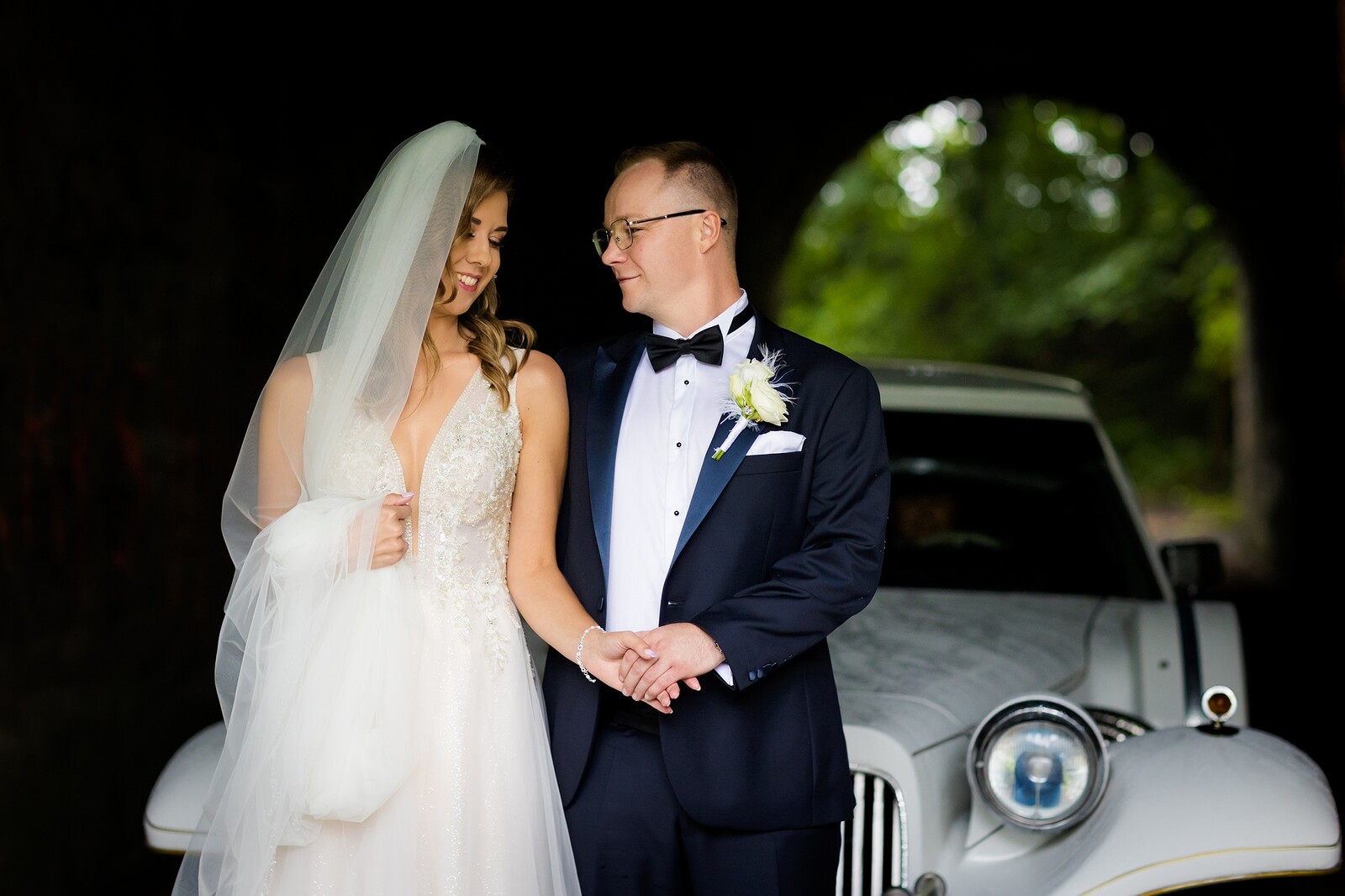 Zdjęcia z wesela Magdy i Rafała : Ślub w pięknym kościele w Goleszowie, przyjęcie w Dworku Stara Cynkownia w Czechowicach. Fotografia ślubna Śląsk