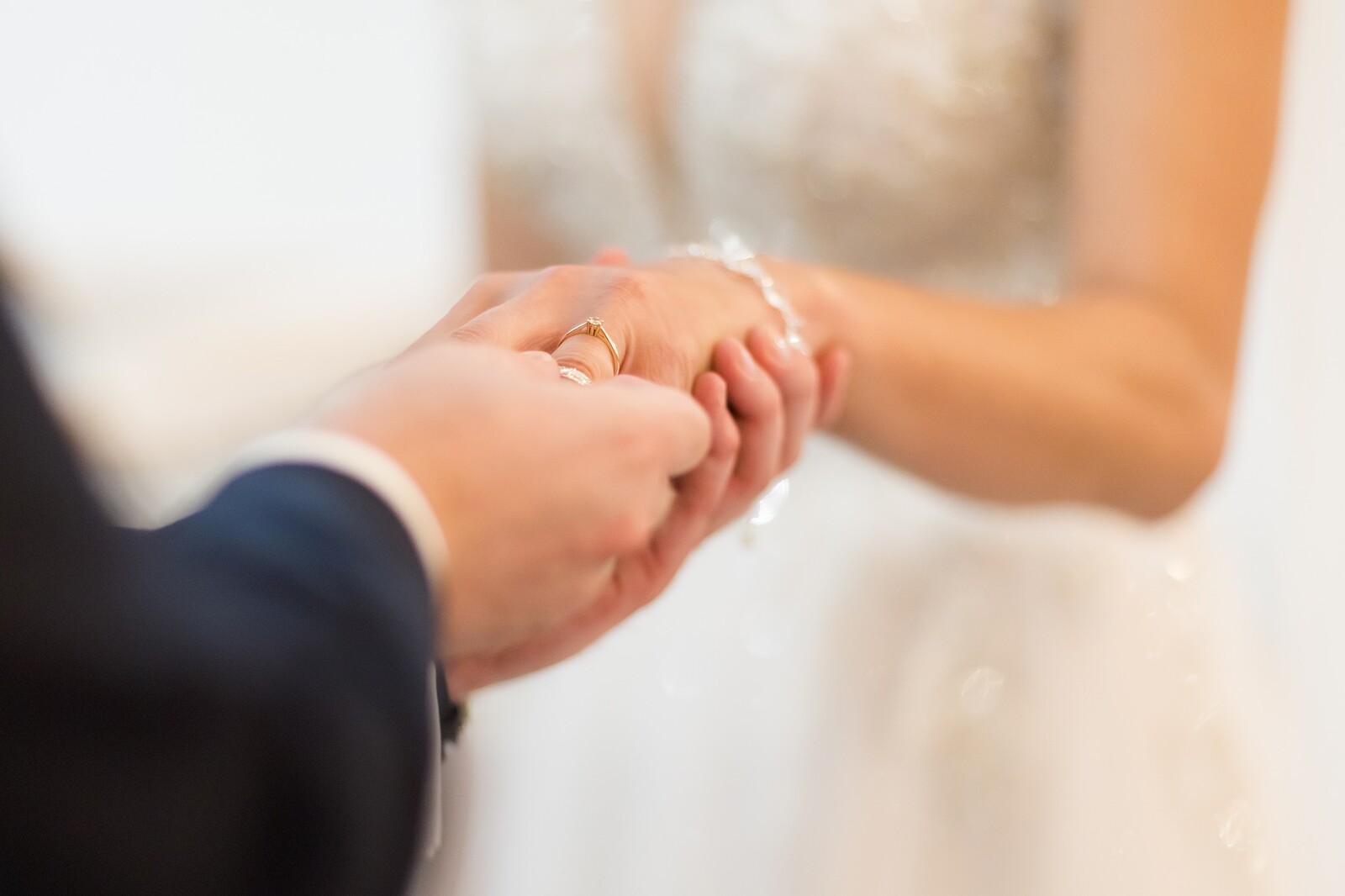 Zdjęcia z wesela Magdy i Rafała : Ślub w pięknym kościele w Goleszowie, przyjęcie w Dworku Stara Cynkownia w Czechowicach. Fotografia ślubna Śląsk