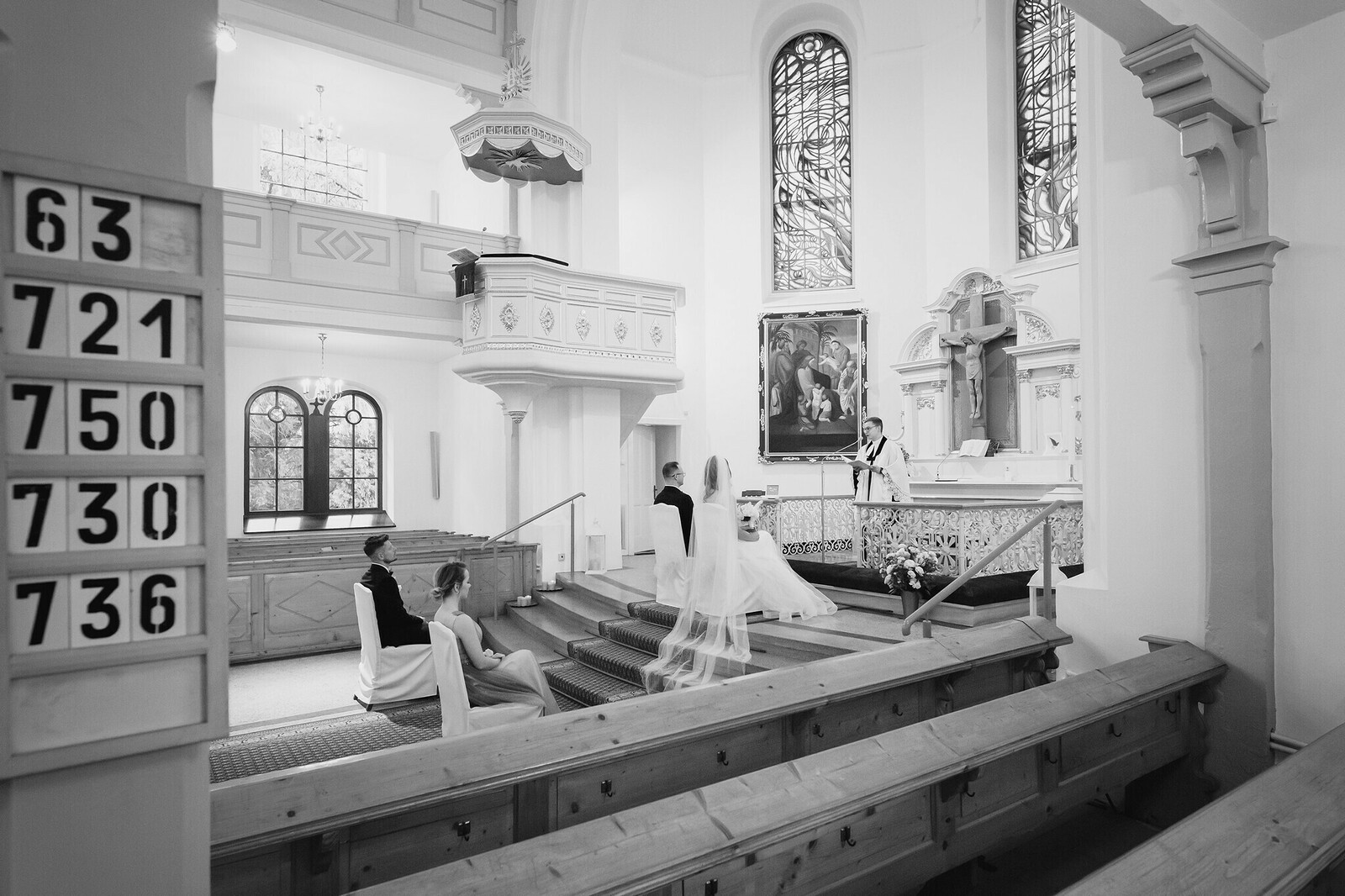 Zdjęcia z wesela Magdy i Rafała : Ślub w pięknym kościele w Goleszowie, przyjęcie w Dworku Stara Cynkownia w Czechowicach. Fotografia ślubna Śląsk