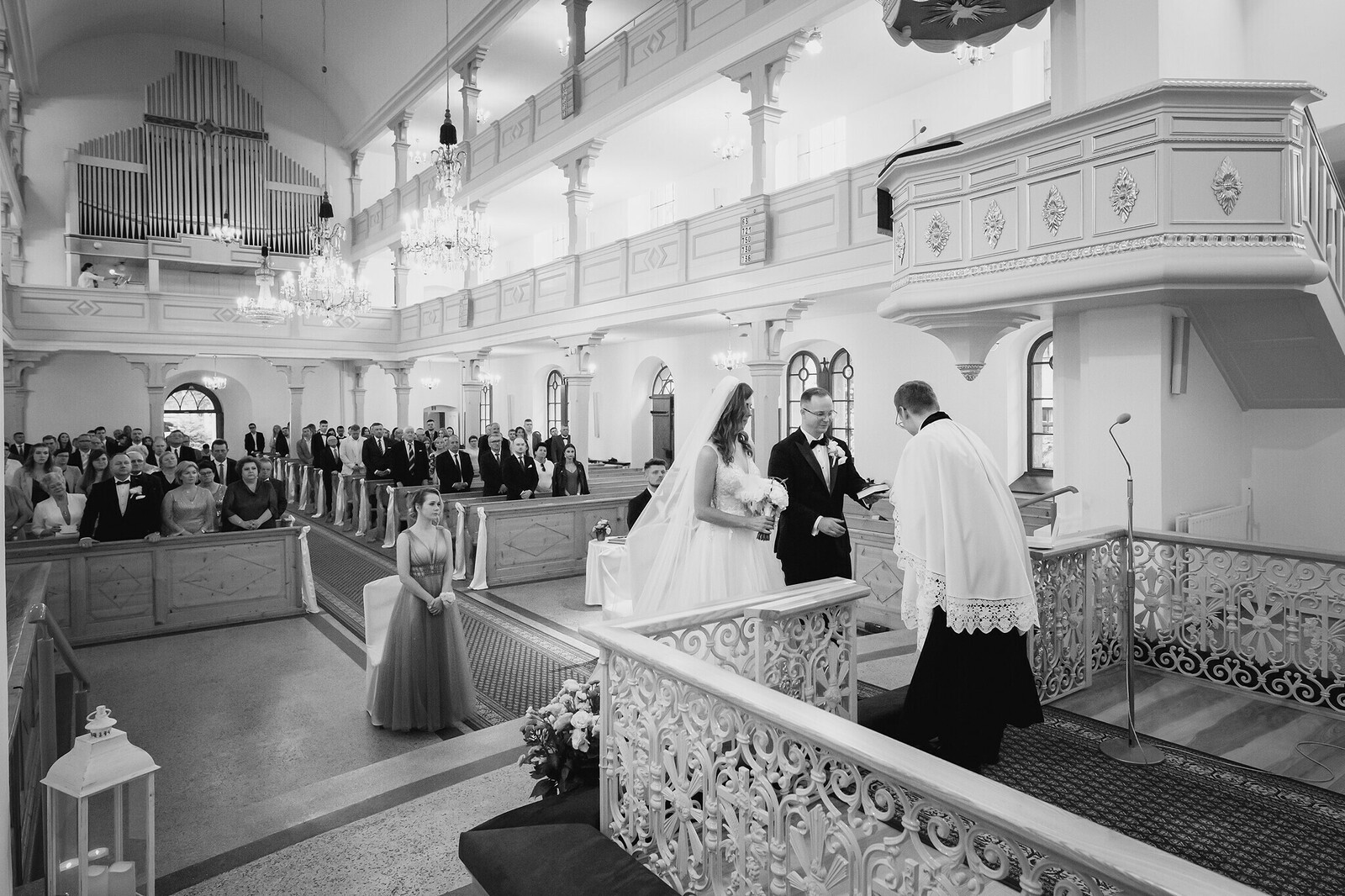 Zdjęcia z wesela Magdy i Rafała : Ślub w pięknym kościele w Goleszowie, przyjęcie w Dworku Stara Cynkownia w Czechowicach. Fotografia ślubna Śląsk