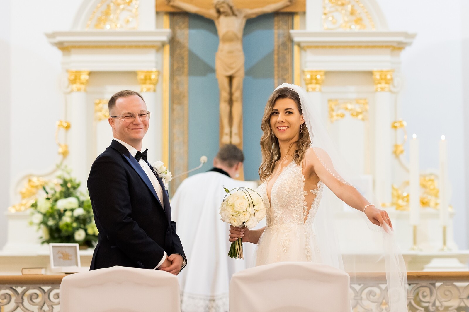 Zdjęcia z wesela Magdy i Rafała : Ślub w pięknym kościele w Goleszowie, przyjęcie w Dworku Stara Cynkownia w Czechowicach. Fotografia ślubna Śląsk