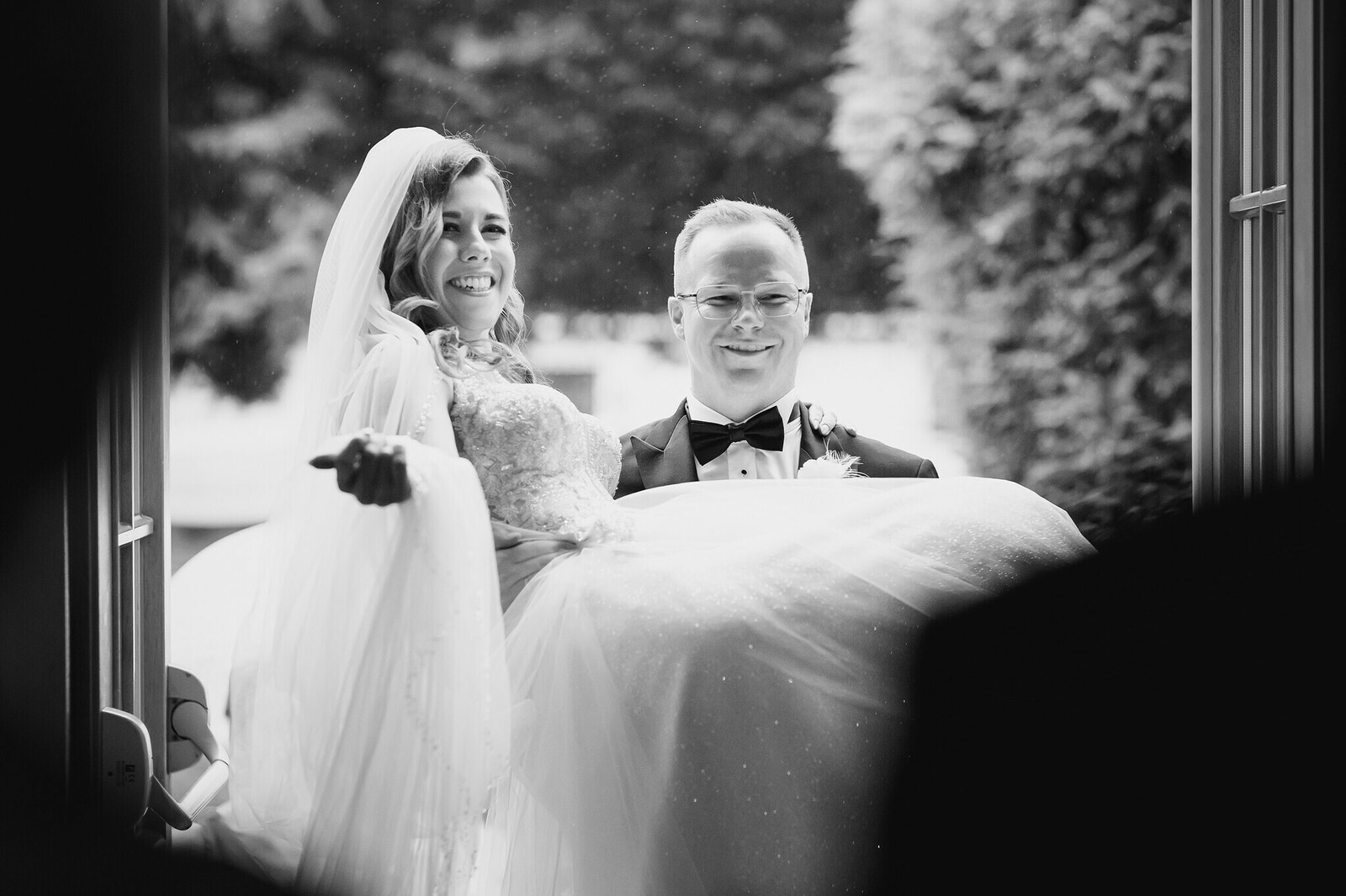 Zdjęcia z wesela Magdy i Rafała : Ślub w pięknym kościele w Goleszowie, przyjęcie w Dworku Stara Cynkownia w Czechowicach. Fotografia ślubna Śląsk