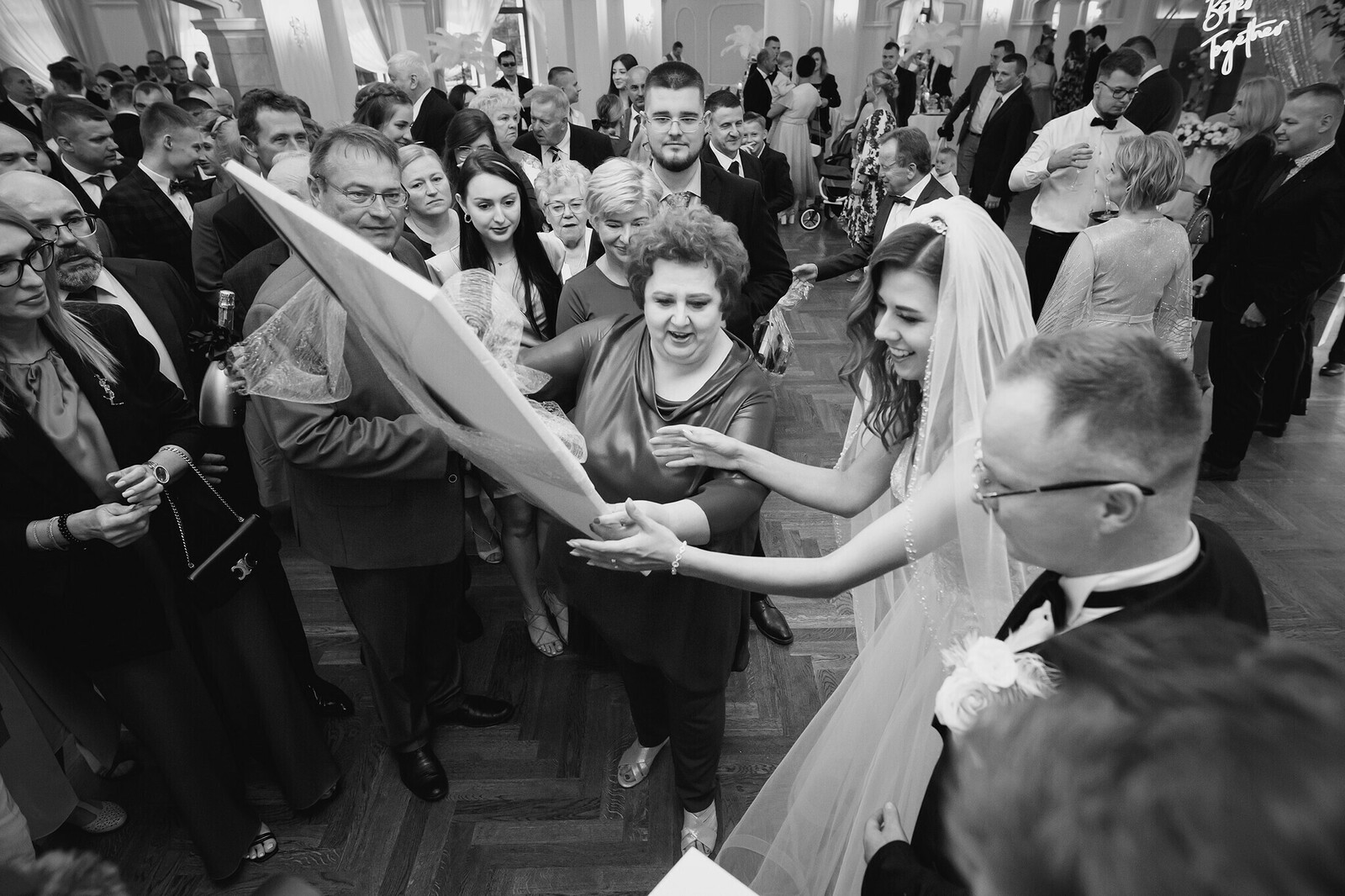 Zdjęcia z wesela Magdy i Rafała : Ślub w pięknym kościele w Goleszowie, przyjęcie w Dworku Stara Cynkownia w Czechowicach. Fotografia ślubna Śląsk