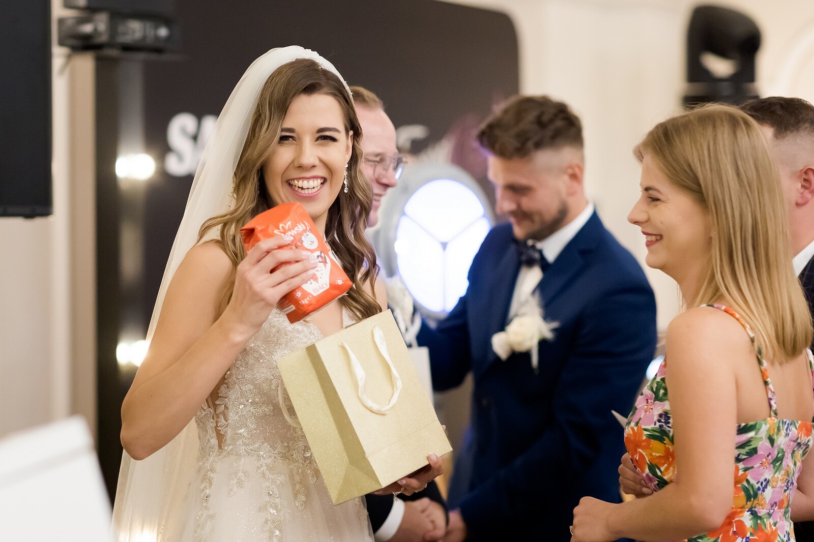 Zdjęcia z wesela Magdy i Rafała : Ślub w pięknym kościele w Goleszowie, przyjęcie w Dworku Stara Cynkownia w Czechowicach. Fotografia ślubna Śląsk