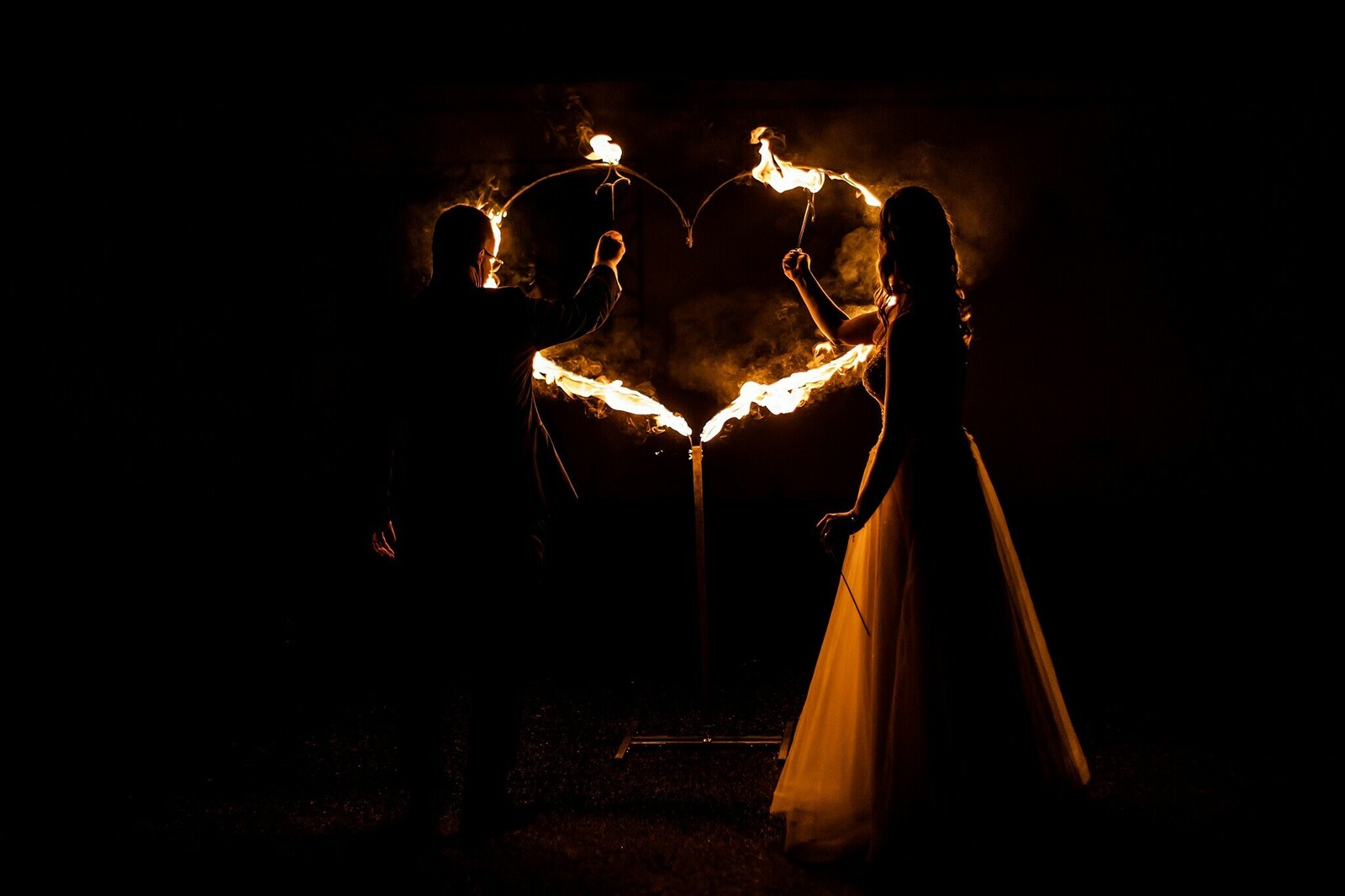 Zdjęcia z wesela Magdy i Rafała : Ślub w pięknym kościele w Goleszowie, przyjęcie w Dworku Stara Cynkownia w Czechowicach. Fotografia ślubna Śląsk