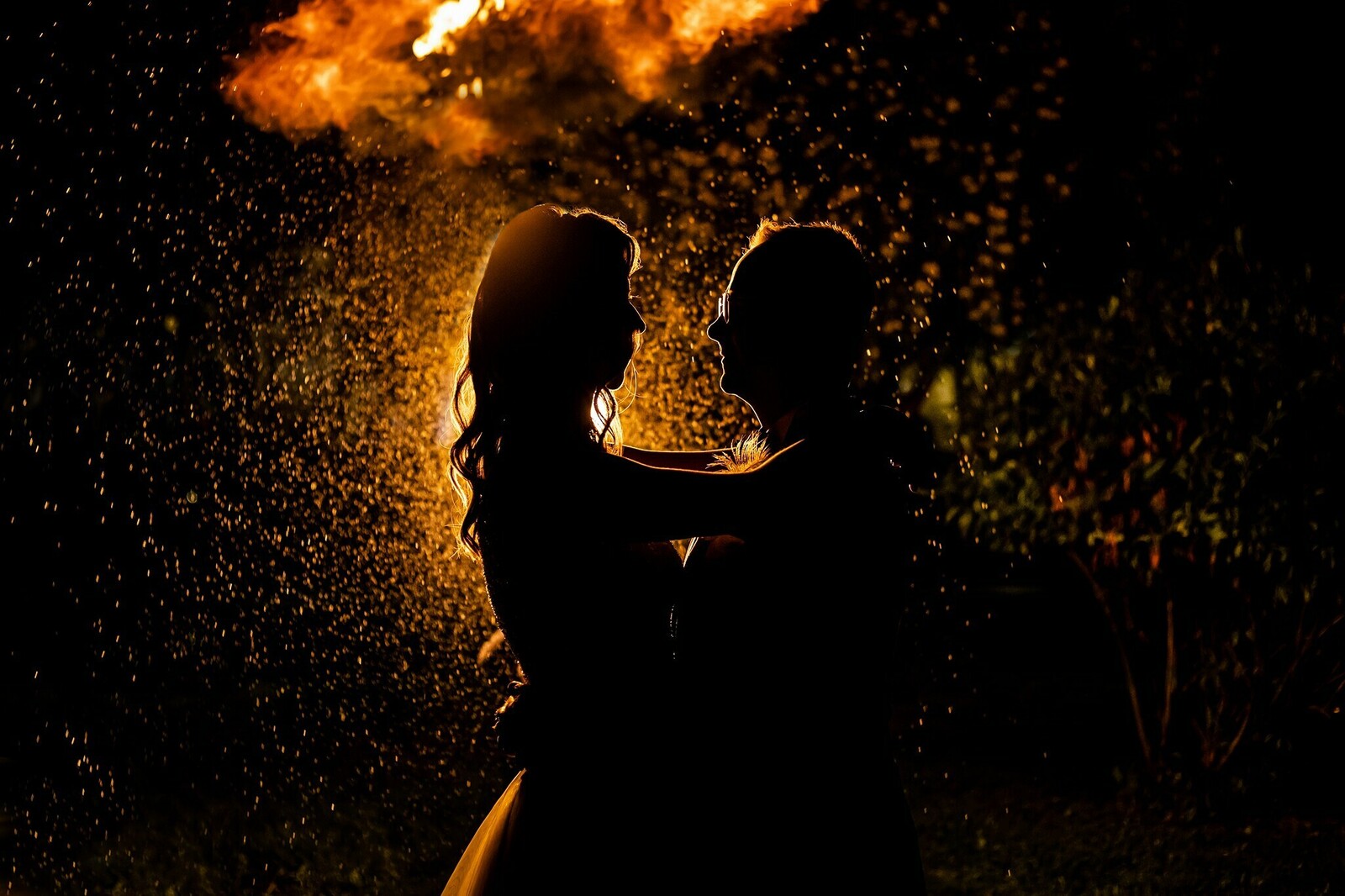 Zdjęcia z wesela Magdy i Rafała : Ślub w pięknym kościele w Goleszowie, przyjęcie w Dworku Stara Cynkownia w Czechowicach. Fotografia ślubna Śląsk