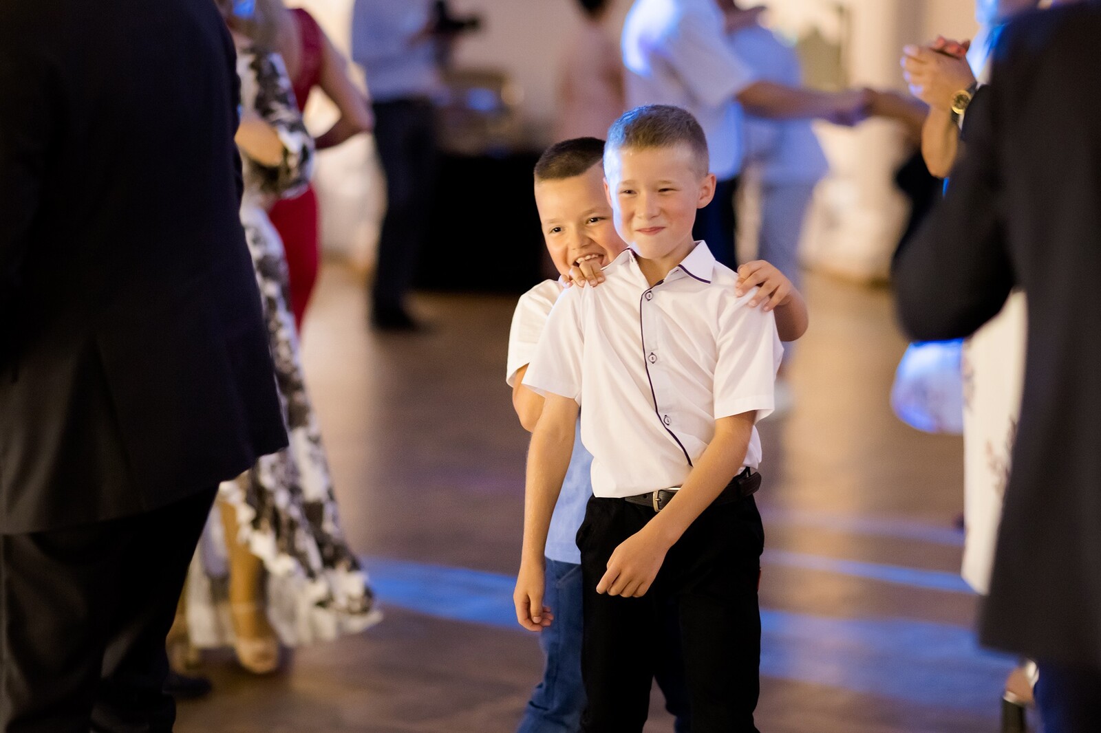 Zdjęcia z wesela Magdy i Rafała : Ślub w pięknym kościele w Goleszowie, przyjęcie w Dworku Stara Cynkownia w Czechowicach. Fotografia ślubna Śląsk