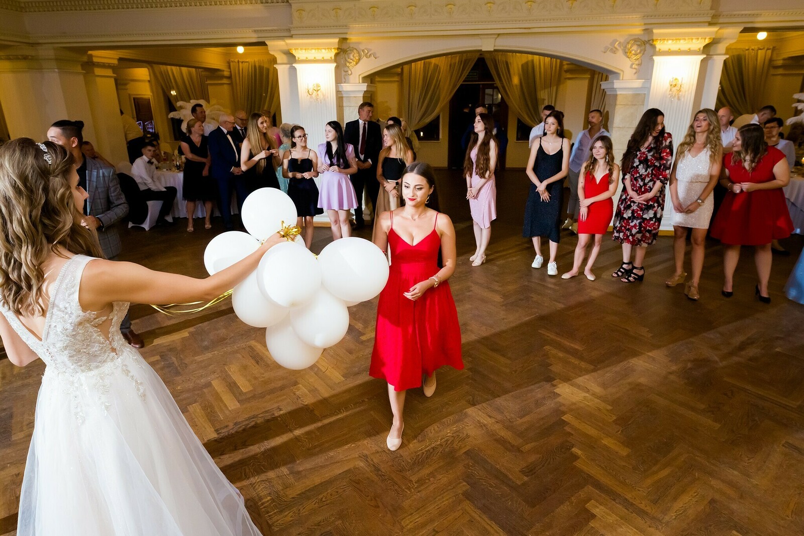 Zdjęcia z wesela Magdy i Rafała : Ślub w pięknym kościele w Goleszowie, przyjęcie w Dworku Stara Cynkownia w Czechowicach. Fotografia ślubna Śląsk