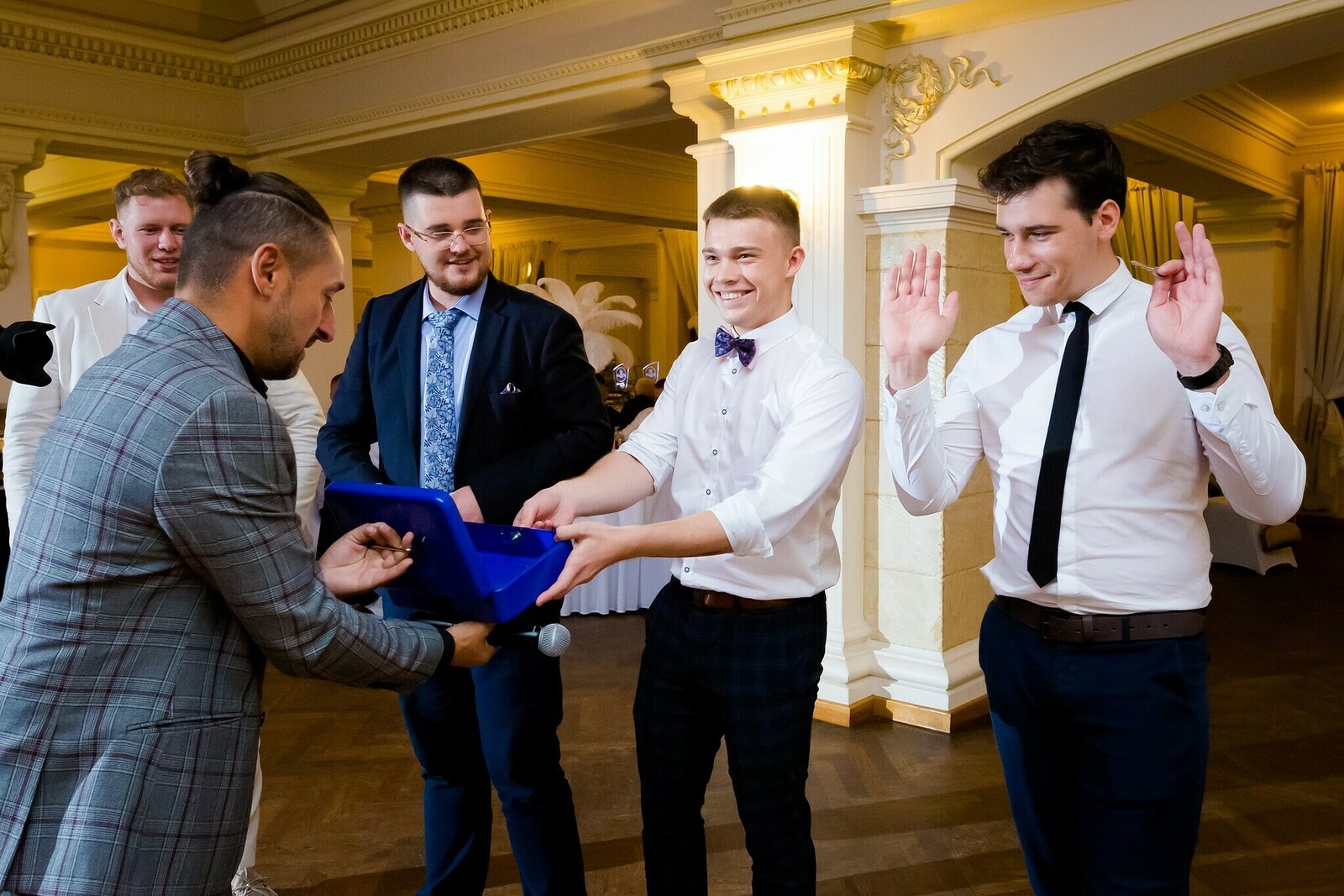 Zdjęcia z wesela Magdy i Rafała : Ślub w pięknym kościele w Goleszowie, przyjęcie w Dworku Stara Cynkownia w Czechowicach. Fotografia ślubna Śląsk