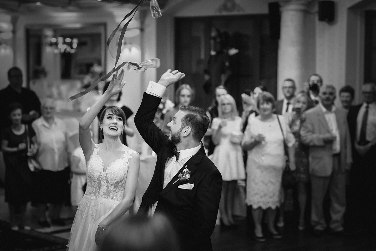 ślub w katowicach, slub w katowicach, fotografia slubna katowice, zdjecia slubne katowice, fotograf slubny slask, slub w koscielew katowicach, fotografia slubna chorzow, zdjecia slubne chorzow, arsenal palace chorzow, wesele w hotelu arsenal palace w chorzowie, zdjecia slubne zywiec, fotografia slubna, zdjecia slubne bielsko, fotograf slubny bielsko, fotograf slubny cieszyn, fotografia slubna cieszyn, www.magiaobrazu.com, zdjecia slubne bielsko, fotografia slubna slask, zdjecia slubne zywiec, zdjecia slubne cieszyn, dwoch fotografow na slub, zdjecia slubne slask,