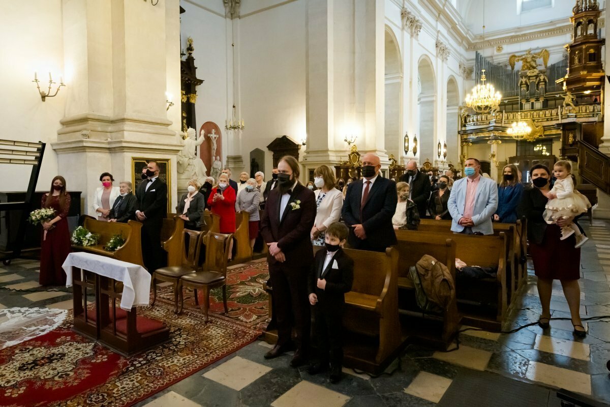 Ślub w kościele Piotra i Pawła w Krakowie, slub w krakowie, kosciol apostolow piotra i pawła w krakowie, kosciol na grodzkiej krakow, slub w kosciele na grodzkiej w krakowie, fotograf na slub krakow, fotografia slubna krakow, zdjecia slubne krakow, fotograf slubny krakow, zdjecia slubne slask, fotografia slubna slask, fotograf na slub slask, sesja slubna na krakowskim rynku, zdjecia slubne bielsko, fotografia slubna bielsko, fotografia slubna cieszyn