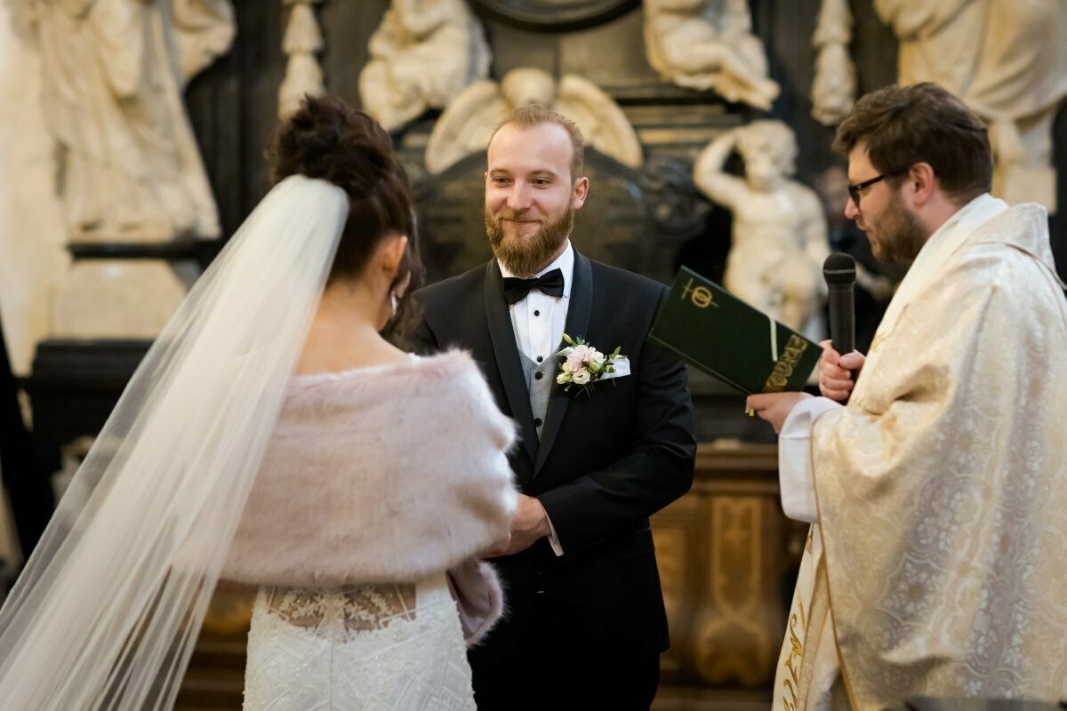 Ślub w kościele Piotra i Pawła w Krakowie, slub w krakowie, kosciol apostolow piotra i pawła w krakowie, kosciol na grodzkiej krakow, slub w kosciele na grodzkiej w krakowie, fotograf na slub krakow, fotografia slubna krakow, zdjecia slubne krakow, fotograf slubny krakow, zdjecia slubne slask, fotografia slubna slask, fotograf na slub slask, sesja slubna na krakowskim rynku, zdjecia slubne bielsko, fotografia slubna bielsko, fotografia slubna cieszyn