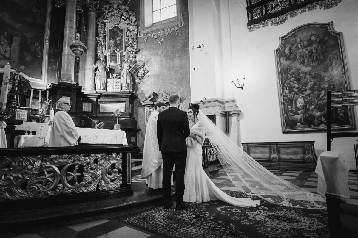 Ślub w kościele Piotra i Pawła w Krakowie, slub w krakowie, kosciol apostolow piotra i pawła w krakowie, kosciol na grodzkiej krakow, slub w kosciele na grodzkiej w krakowie, fotograf na slub krakow, fotografia slubna krakow, zdjecia slubne krakow, fotograf slubny krakow, zdjecia slubne slask, fotografia slubna slask, fotograf na slub slask, sesja slubna na krakowskim rynku, zdjecia slubne bielsko, fotografia slubna bielsko, fotografia slubna cieszyn