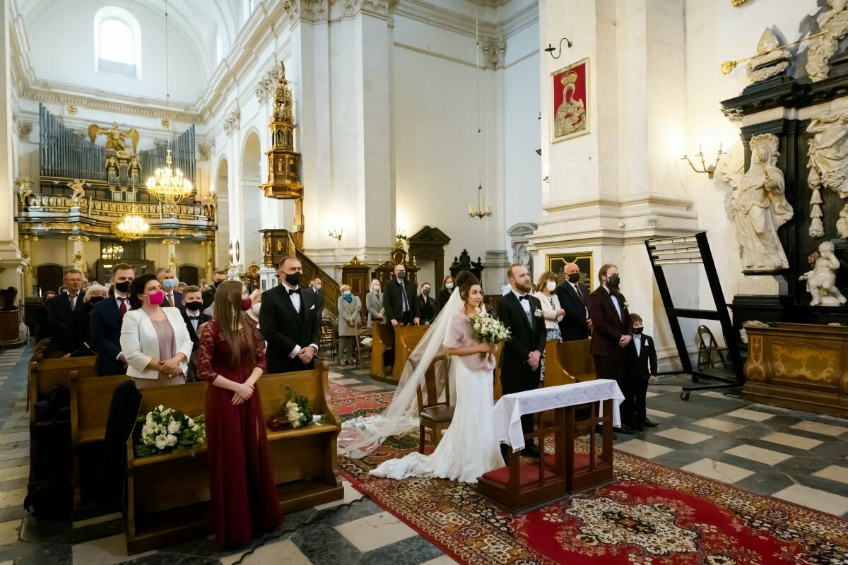 Ślub w kościele Piotra i Pawła w Krakowie, slub w krakowie, kosciol apostolow piotra i pawła w krakowie, kosciol na grodzkiej krakow, slub w kosciele na grodzkiej w krakowie, fotograf na slub krakow, fotografia slubna krakow, zdjecia slubne krakow, fotograf slubny krakow, zdjecia slubne slask, fotografia slubna slask, fotograf na slub slask, sesja slubna na krakowskim rynku, zdjecia slubne bielsko, fotografia slubna bielsko, fotografia slubna cieszyn