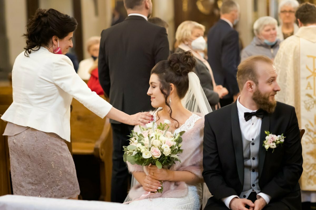 Ślub w kościele Piotra i Pawła w Krakowie, slub w krakowie, kosciol apostolow piotra i pawła w krakowie, kosciol na grodzkiej krakow, slub w kosciele na grodzkiej w krakowie, fotograf na slub krakow, fotografia slubna krakow, zdjecia slubne krakow, fotograf slubny krakow, zdjecia slubne slask, fotografia slubna slask, fotograf na slub slask, sesja slubna na krakowskim rynku, zdjecia slubne bielsko, fotografia slubna bielsko, fotografia slubna cieszyn