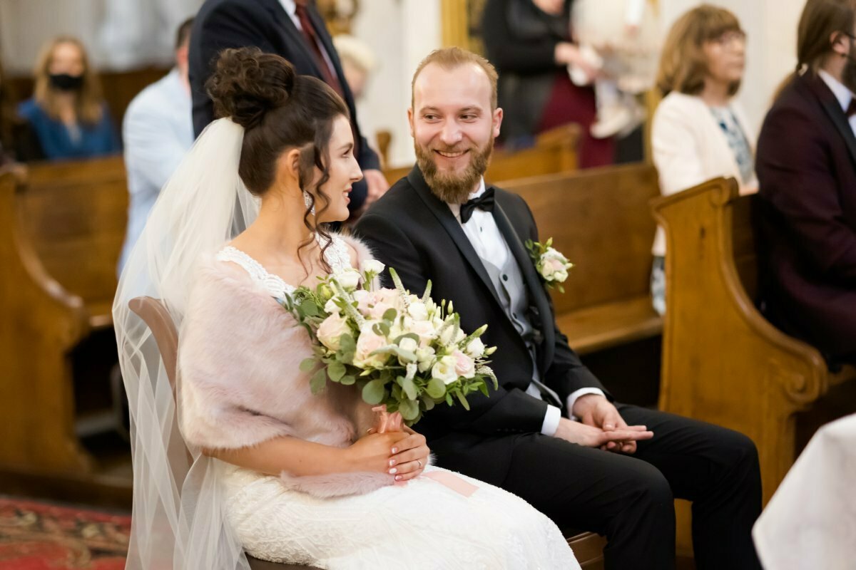Ślub w kościele Piotra i Pawła w Krakowie, slub w krakowie, kosciol apostolow piotra i pawła w krakowie, kosciol na grodzkiej krakow, slub w kosciele na grodzkiej w krakowie, fotograf na slub krakow, fotografia slubna krakow, zdjecia slubne krakow, fotograf slubny krakow, zdjecia slubne slask, fotografia slubna slask, fotograf na slub slask, sesja slubna na krakowskim rynku, zdjecia slubne bielsko, fotografia slubna bielsko, fotografia slubna cieszyn