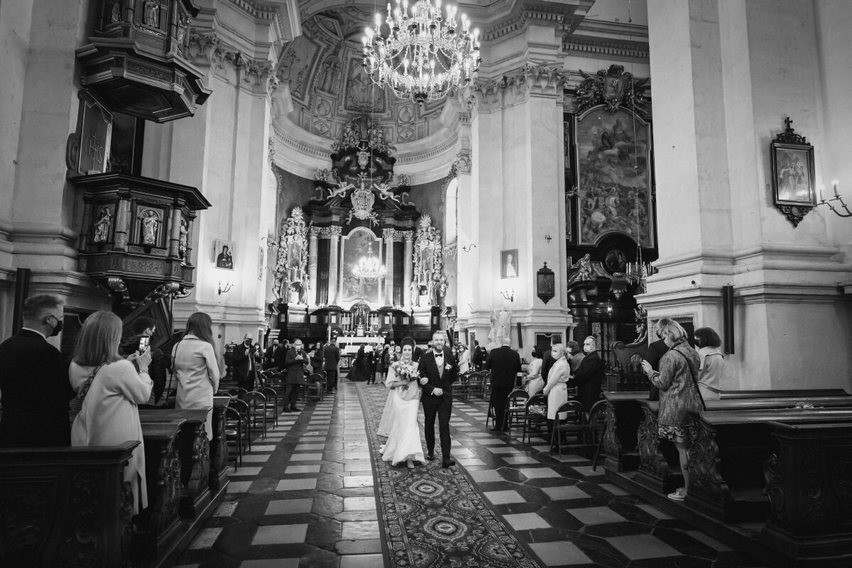 Ślub w kościele Piotra i Pawła w Krakowie, slub w krakowie, kosciol apostolow piotra i pawła w krakowie, kosciol na grodzkiej krakow, slub w kosciele na grodzkiej w krakowie, fotograf na slub krakow, fotografia slubna krakow, zdjecia slubne krakow, fotograf slubny krakow, zdjecia slubne slask, fotografia slubna slask, fotograf na slub slask, sesja slubna na krakowskim rynku, zdjecia slubne bielsko, fotografia slubna bielsko, fotografia slubna cieszyn