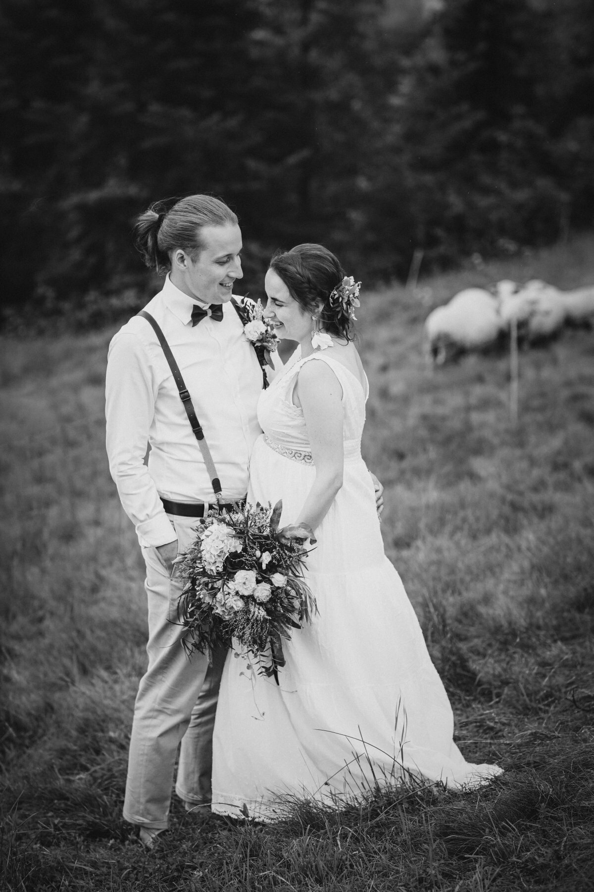 ślub w strumieniu, slub w strumieniu, fotograf slubny slask, zdjecia slubne slask, fotograf na slub slask, zdjecia slubne strumien, fotografia slubna strumien, fotografia slubna slask, fotografia slubna katowice, zdjecia slubne katowice, fotograf slubny katowice, fotografia slubna gliwice, fotograf slubny gliwice, zdjecia slubne bielsko, zdjecia slubne mikolow, fotografia slubna bielsko, dwoch fotografow na slub, fotografia slubna krakow, fotograf na slub krakow, zdjecia slubne krakow