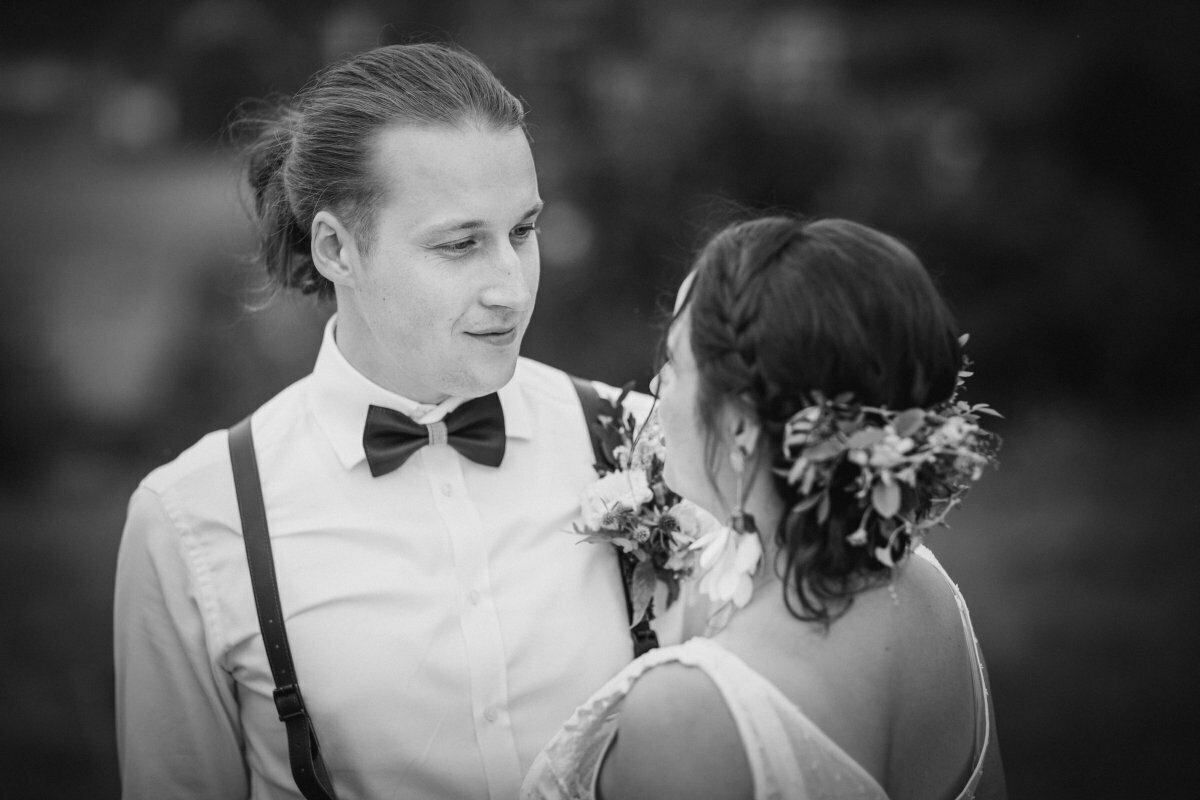 ślub w strumieniu, slub w strumieniu, fotograf slubny slask, zdjecia slubne slask, fotograf na slub slask, zdjecia slubne strumien, fotografia slubna strumien, fotografia slubna slask, fotografia slubna katowice, zdjecia slubne katowice, fotograf slubny katowice, fotografia slubna gliwice, fotograf slubny gliwice, zdjecia slubne bielsko, zdjecia slubne mikolow, fotografia slubna bielsko, dwoch fotografow na slub, fotografia slubna krakow, fotograf na slub krakow, zdjecia slubne krakow