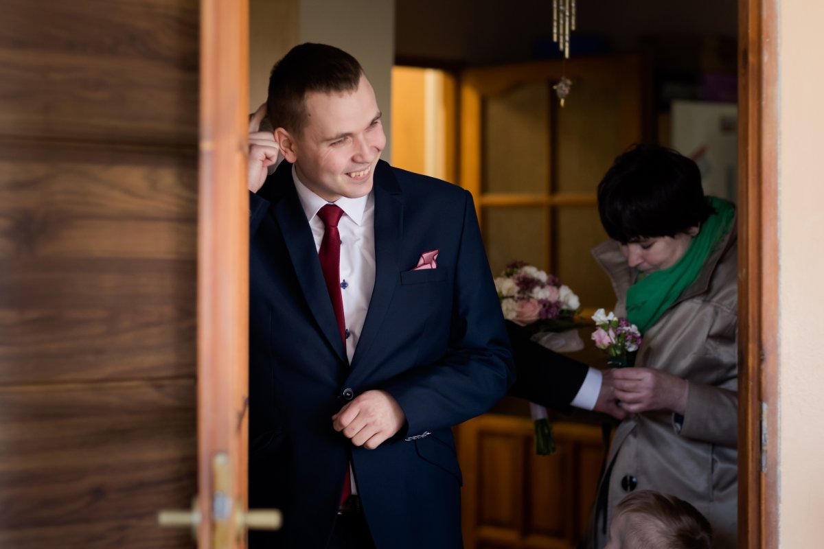 ślub w hałcnowie, slub w halcnowie, slub sanktuarium halcnow, lotnisko w aleksandrowicach, sesja slubna na lotnisku, plener slubny na lotnisku, sesja lotnisko bielsko, fotograf slubny slask, zdjecia slubne slask, fotograf na slub slask, zdjecia slubne bielsko, fotografia slubna bielsko, fotografia slubna slask, fotografia slubna katowice, zdjecia slubne katowice, fotograf slubny katowice, fotografia slubna krakow, fotograf na slub krakow, zdjecia slubne krakow