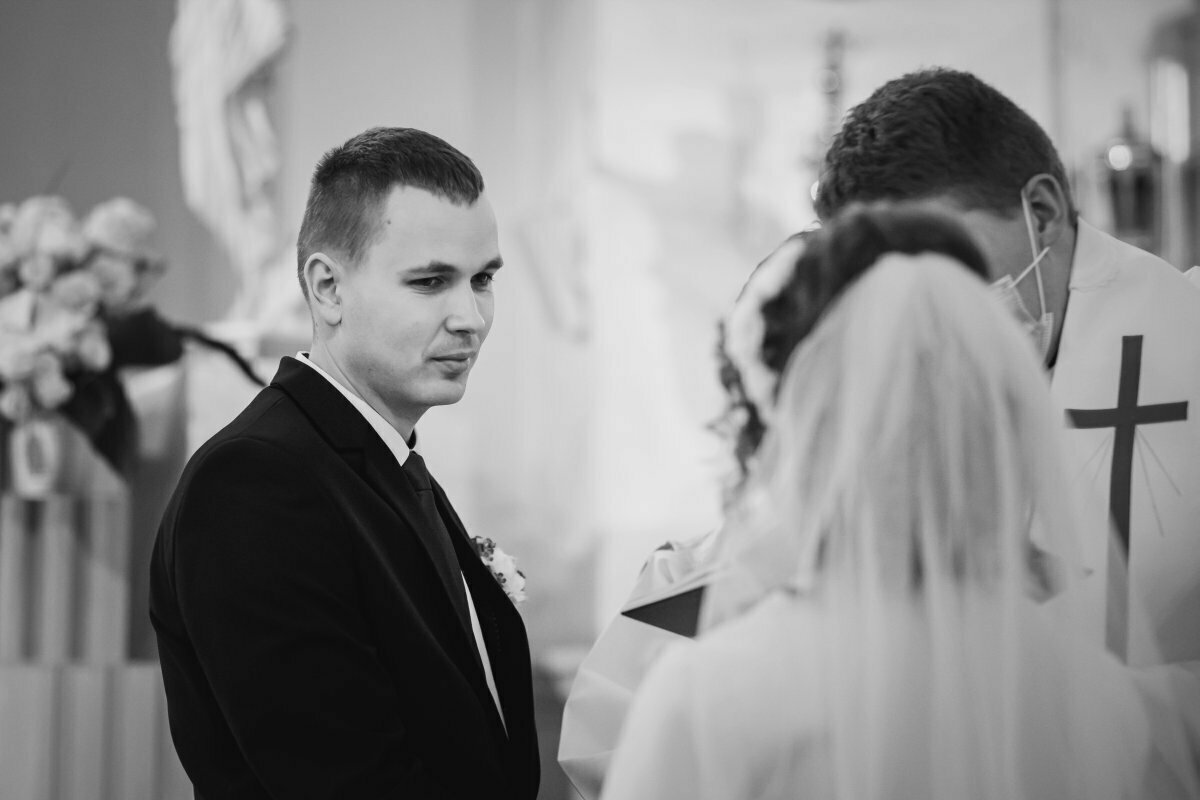 ślub w hałcnowie, slub w halcnowie, slub sanktuarium halcnow, lotnisko w aleksandrowicach, sesja slubna na lotnisku, plener slubny na lotnisku, sesja lotnisko bielsko, fotograf slubny slask, zdjecia slubne slask, fotograf na slub slask, zdjecia slubne bielsko, fotografia slubna bielsko, fotografia slubna slask, fotografia slubna katowice, zdjecia slubne katowice, fotograf slubny katowice, fotografia slubna krakow, fotograf na slub krakow, zdjecia slubne krakow