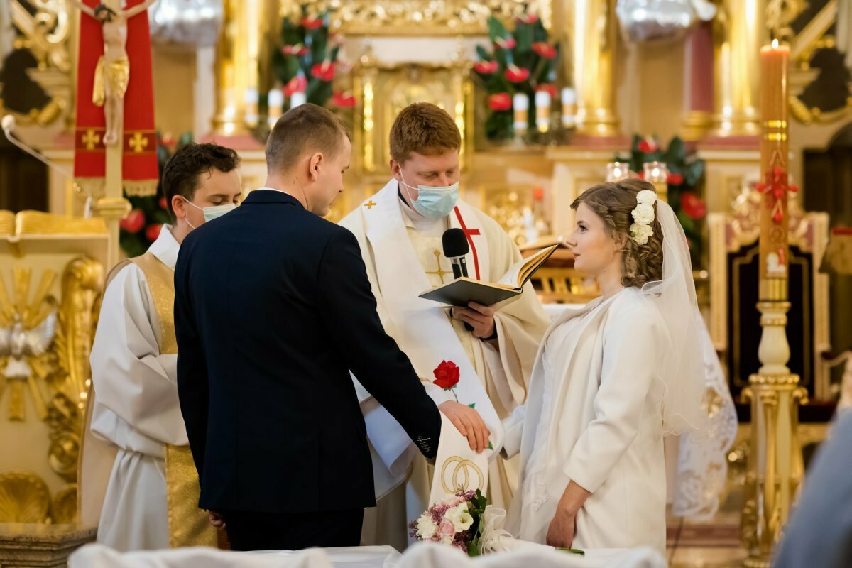 ślub w hałcnowie, slub w halcnowie, slub sanktuarium halcnow, lotnisko w aleksandrowicach, sesja slubna na lotnisku, plener slubny na lotnisku, sesja lotnisko bielsko, fotograf slubny slask, zdjecia slubne slask, fotograf na slub slask, zdjecia slubne bielsko, fotografia slubna bielsko, fotografia slubna slask, fotografia slubna katowice, zdjecia slubne katowice, fotograf slubny katowice, fotografia slubna krakow, fotograf na slub krakow, zdjecia slubne krakow