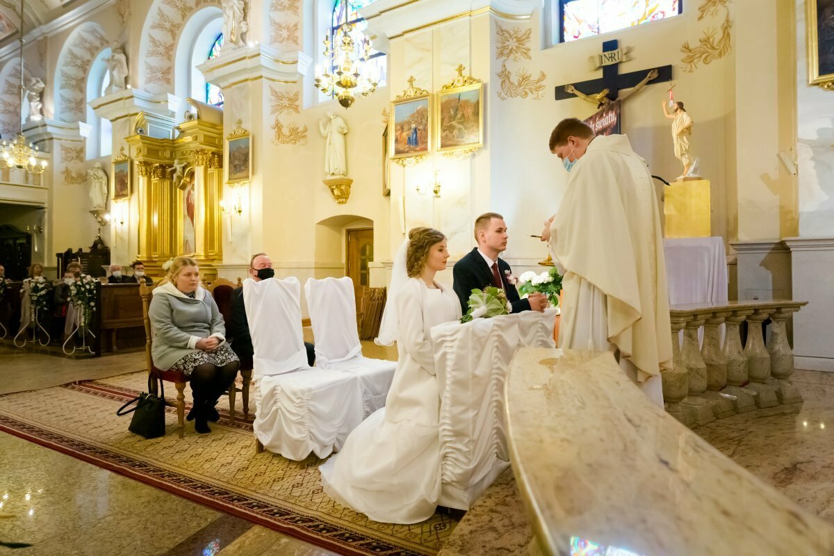 ślub w hałcnowie, slub w halcnowie, slub sanktuarium halcnow, lotnisko w aleksandrowicach, sesja slubna na lotnisku, plener slubny na lotnisku, sesja lotnisko bielsko, fotograf slubny slask, zdjecia slubne slask, fotograf na slub slask, zdjecia slubne bielsko, fotografia slubna bielsko, fotografia slubna slask, fotografia slubna katowice, zdjecia slubne katowice, fotograf slubny katowice, fotografia slubna krakow, fotograf na slub krakow, zdjecia slubne krakow