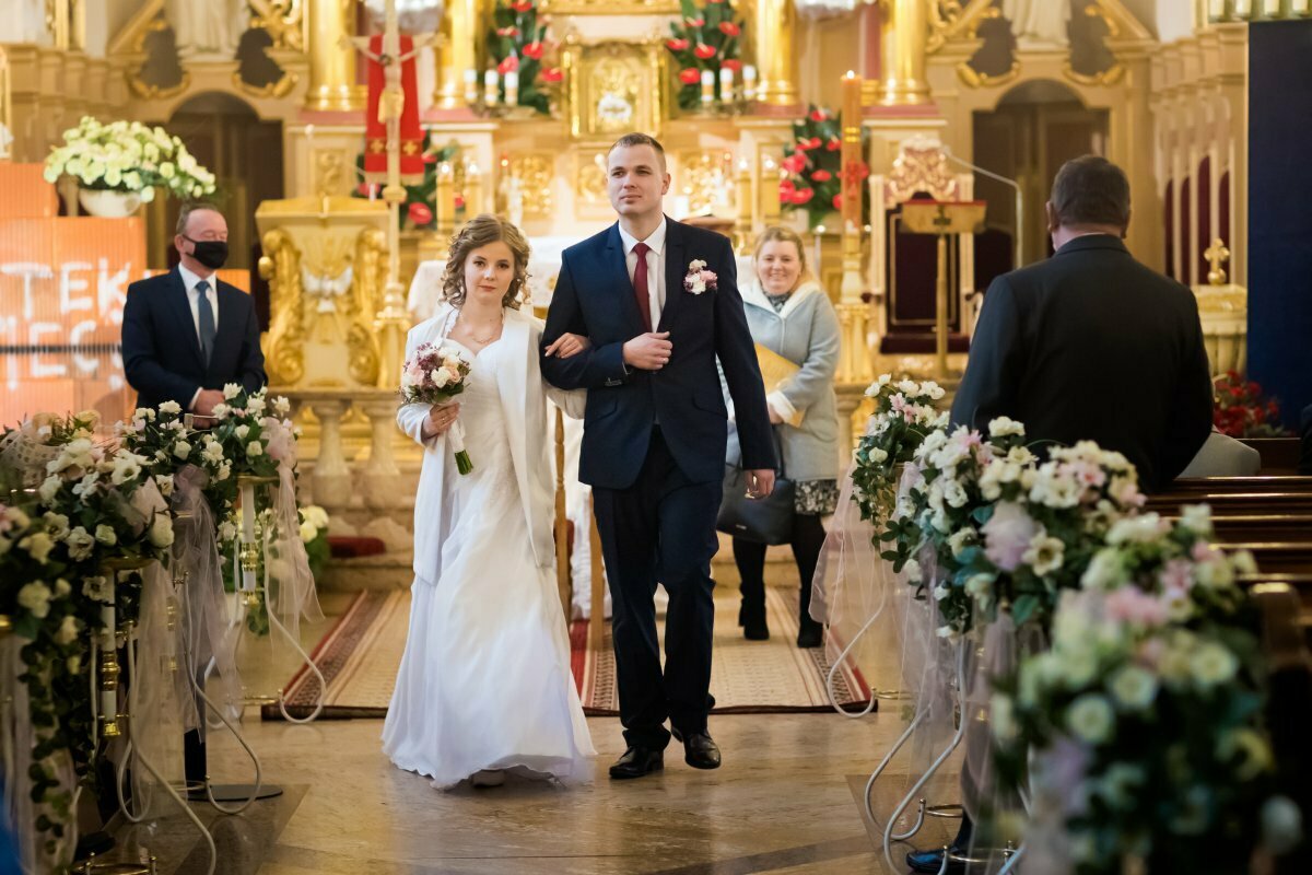 ślub w hałcnowie, slub w halcnowie, slub sanktuarium halcnow, lotnisko w aleksandrowicach, sesja slubna na lotnisku, plener slubny na lotnisku, sesja lotnisko bielsko, fotograf slubny slask, zdjecia slubne slask, fotograf na slub slask, zdjecia slubne bielsko, fotografia slubna bielsko, fotografia slubna slask, fotografia slubna katowice, zdjecia slubne katowice, fotograf slubny katowice, fotografia slubna krakow, fotograf na slub krakow, zdjecia slubne krakow