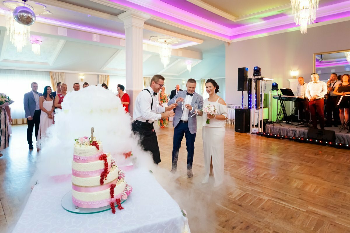 wesele bartek bielsko, dw bartek bielsko, wesele w bartku bielsko, fotograf slubny slask, zdjecia slubne slask, slub usc bielsko, slub w urzedzie w bielsku, fotograf na slub slask, zdjecia slubne bielsko, fotografia slubna bielsko, fotografia slubna slask, zdjecia slubne Bielsko biała, fotografia slubna bystra, fotografia slubna katowice, zdjecia slubne katowice, fotograf slubny katowice, fotografia slubna krakow, fotograf na slub krakow, zdjecia slubne krakow