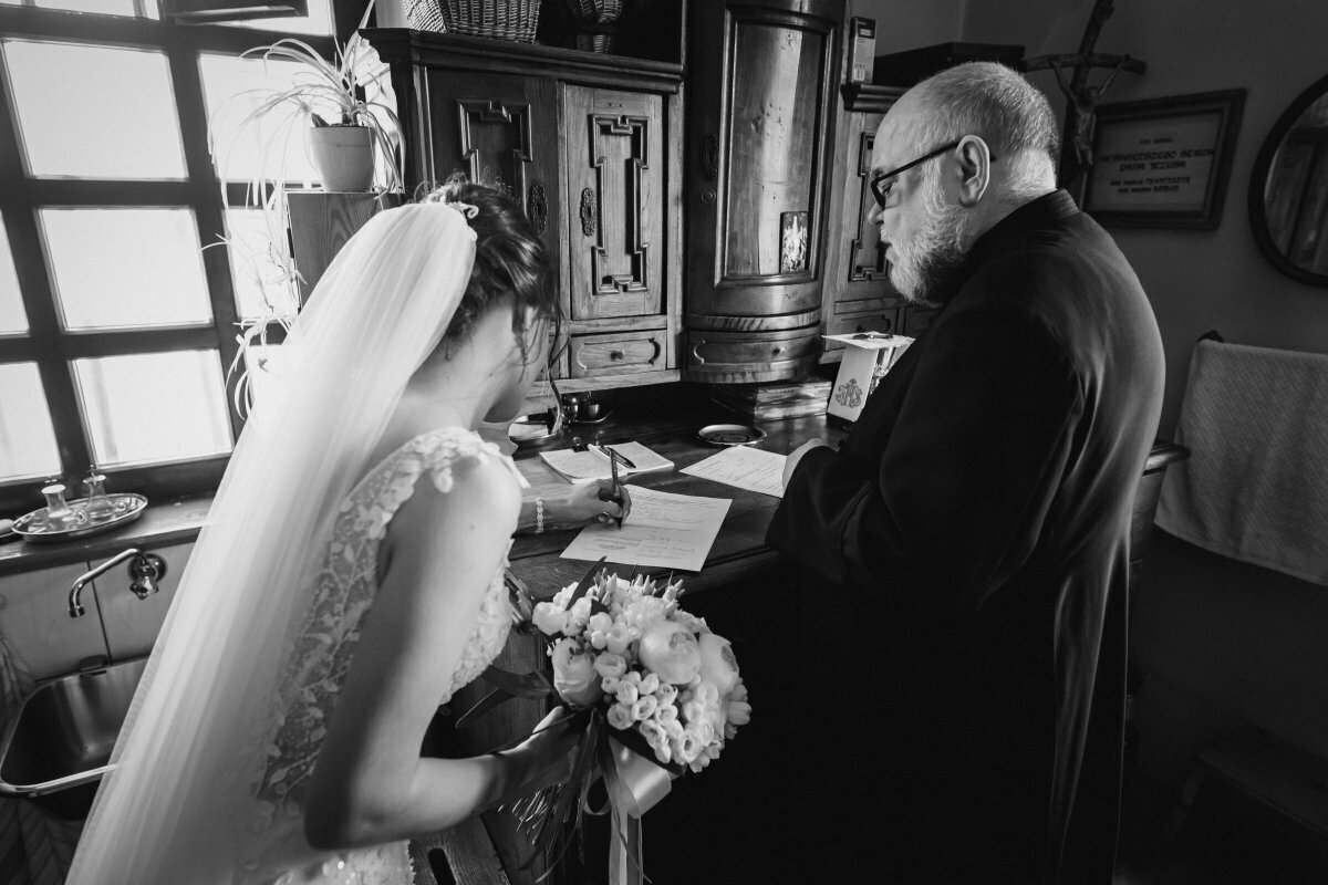 wesele w Czechowicach, slub w bronowie, kościół w bronowie, złota korona czechowice, wesele w złotej koronie w czechowicach, fotograf slubny slask, zdjecia slubne slask, fotograf na slub slask, zdjecia slubne bielsko, fotografia slubna bielsko, fotografia slubna slask, zdjecia slubne Czaniec, fotografia slubna Czaniec, fotografia slubna katowice, zdjecia slubne katowice, fotograf slubny katowice, fotografia slubna krakow, fotograf na slub krakow, zdjecia slubne krakow