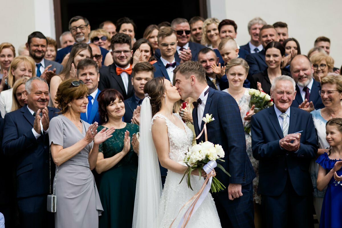 wesele w Czechowicach, slub w bronowie, kościół w bronowie, złota korona czechowice, wesele w złotej koronie w czechowicach, fotograf slubny slask, zdjecia slubne slask, fotograf na slub slask, zdjecia slubne bielsko, fotografia slubna bielsko, fotografia slubna slask, zdjecia slubne Czaniec, fotografia slubna Czaniec, fotografia slubna katowice, zdjecia slubne katowice, fotograf slubny katowice, fotografia slubna krakow, fotograf na slub krakow, zdjecia slubne krakow